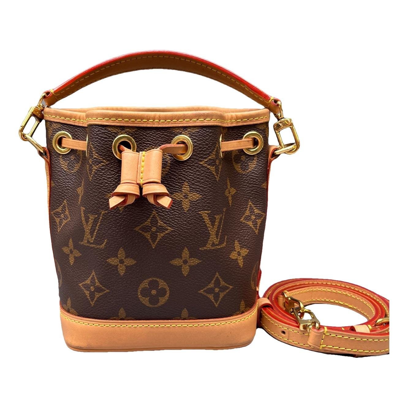 Nano Noé leather handbag