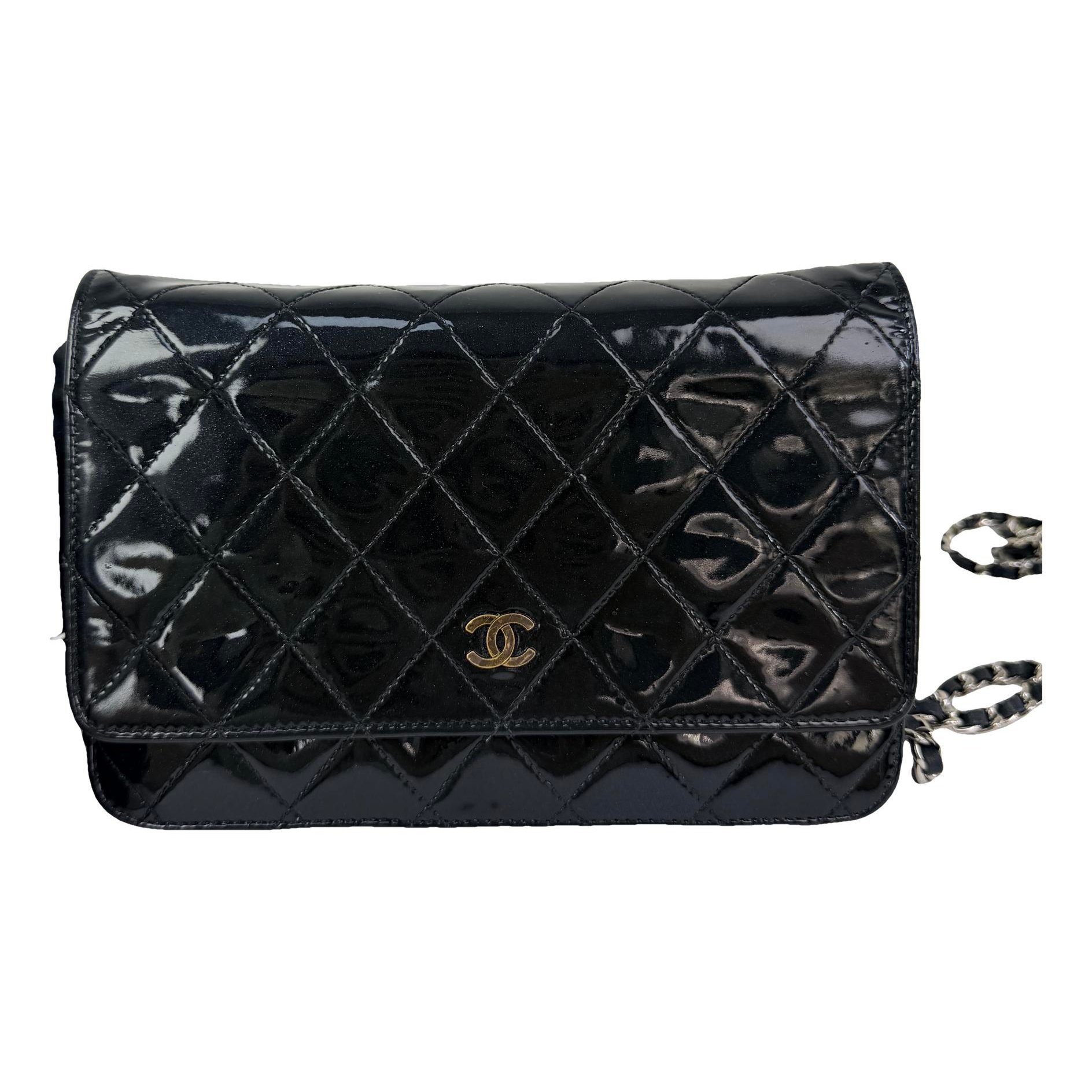 Timeless/Classique patent leather handbag