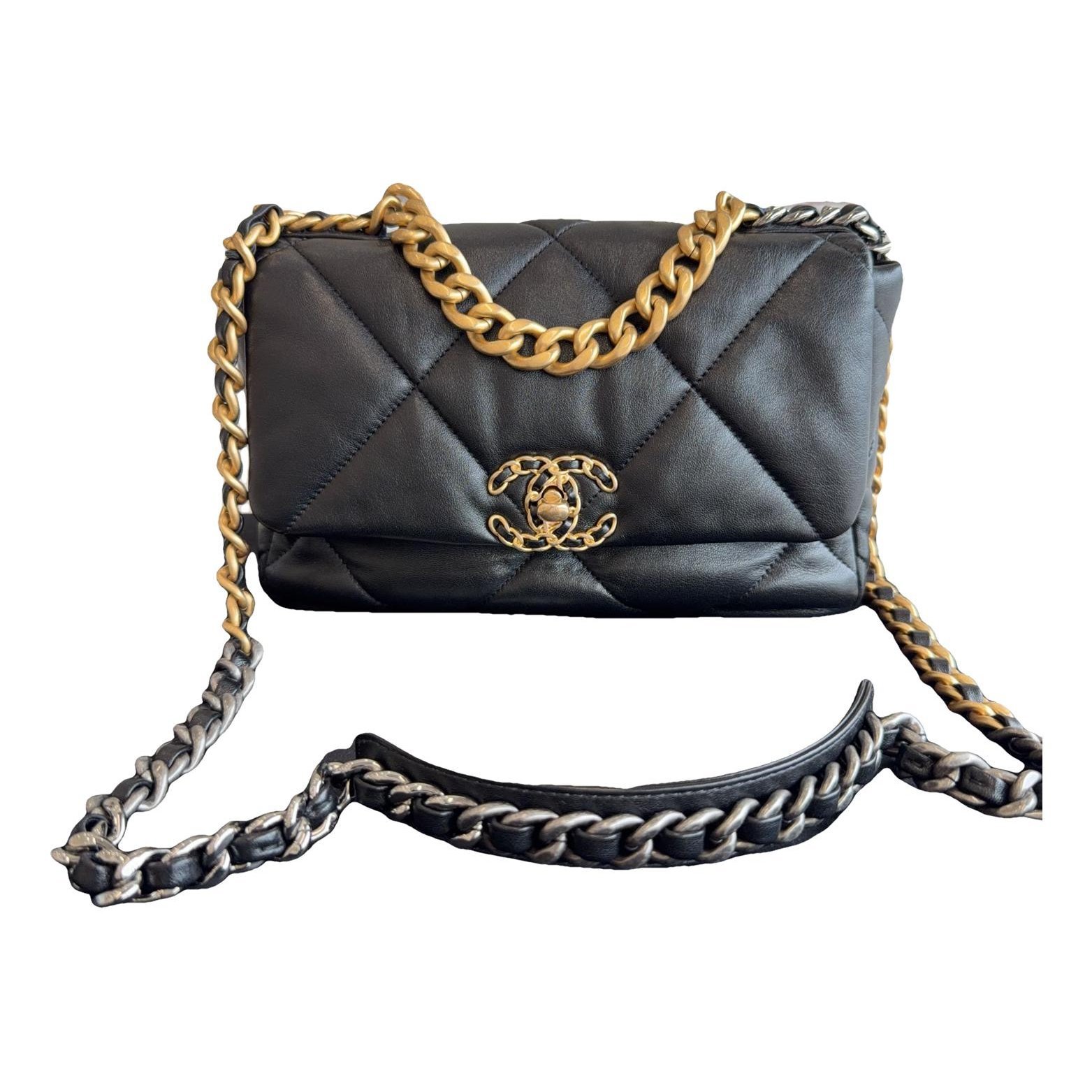 Chanel 19 leather handbag