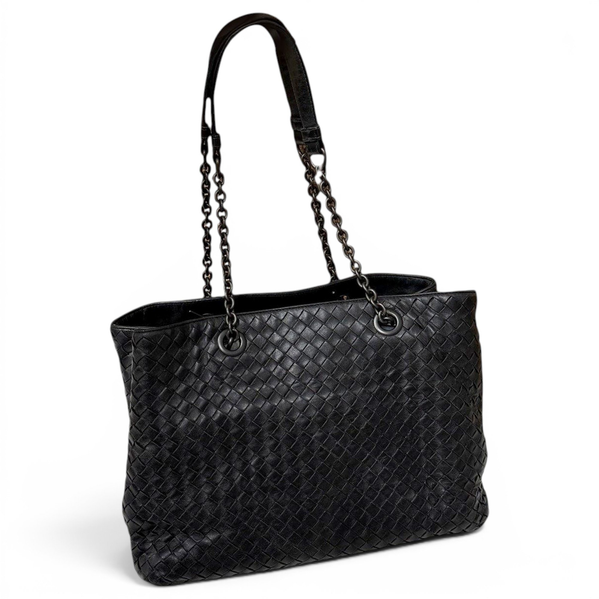 Veneta leather handbag
