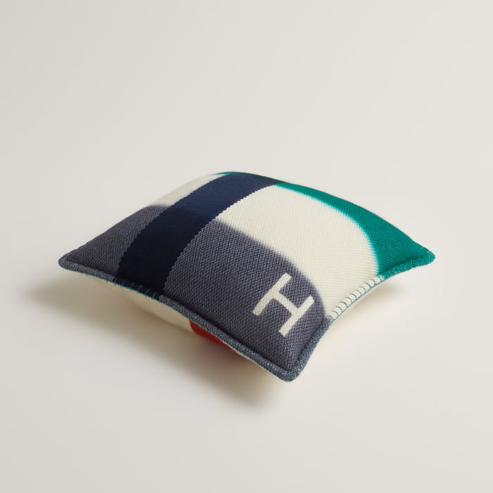 H Dye Pillow