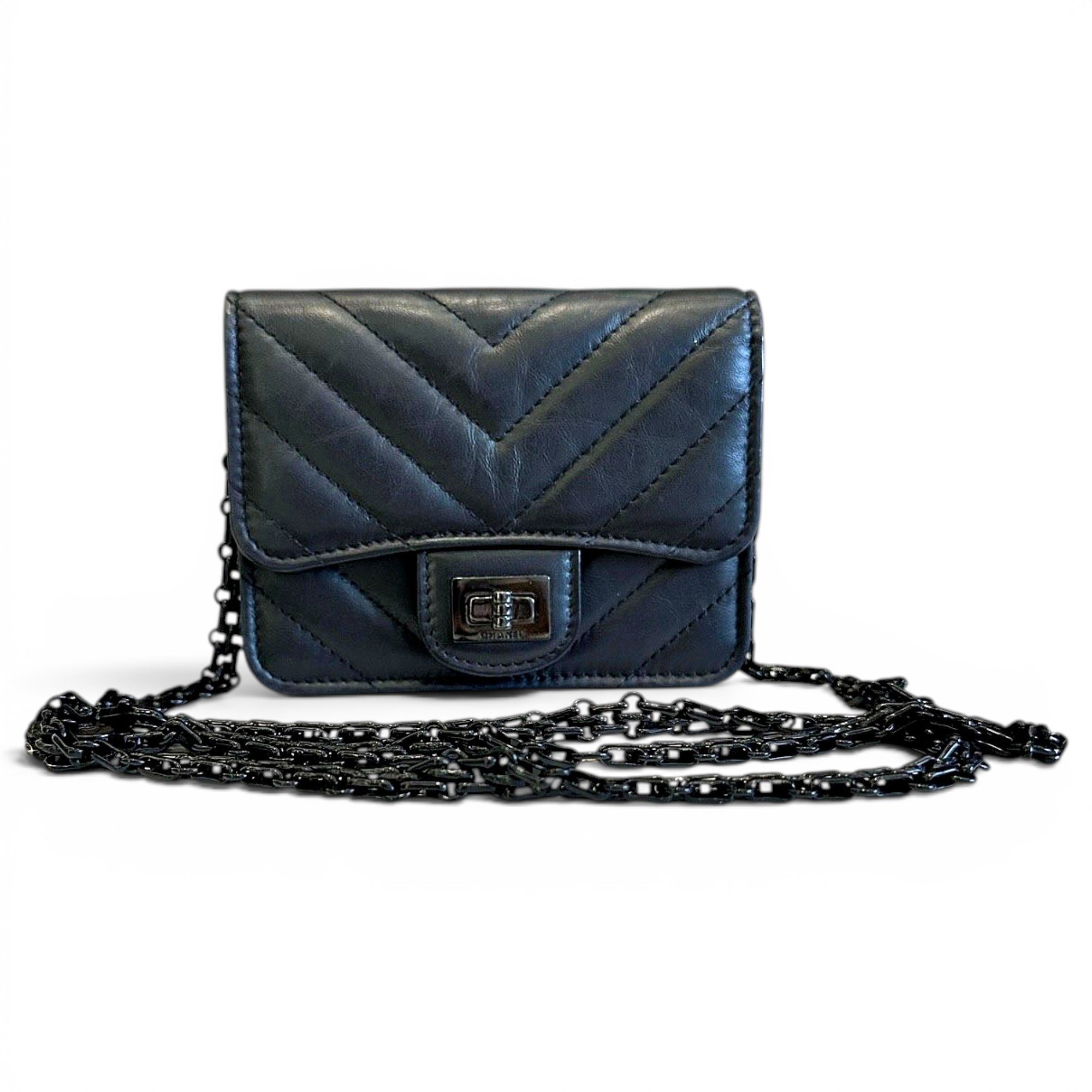 Wallet On Chain 2.55 leather crossbody bag