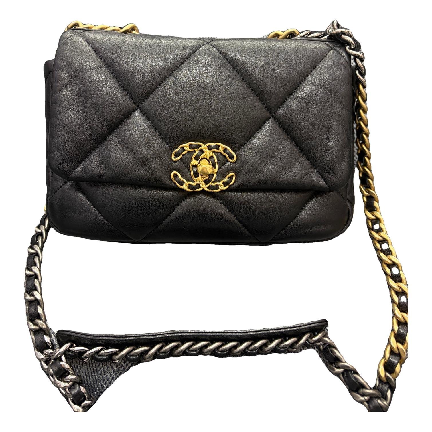 Chanel 19 leather handbag