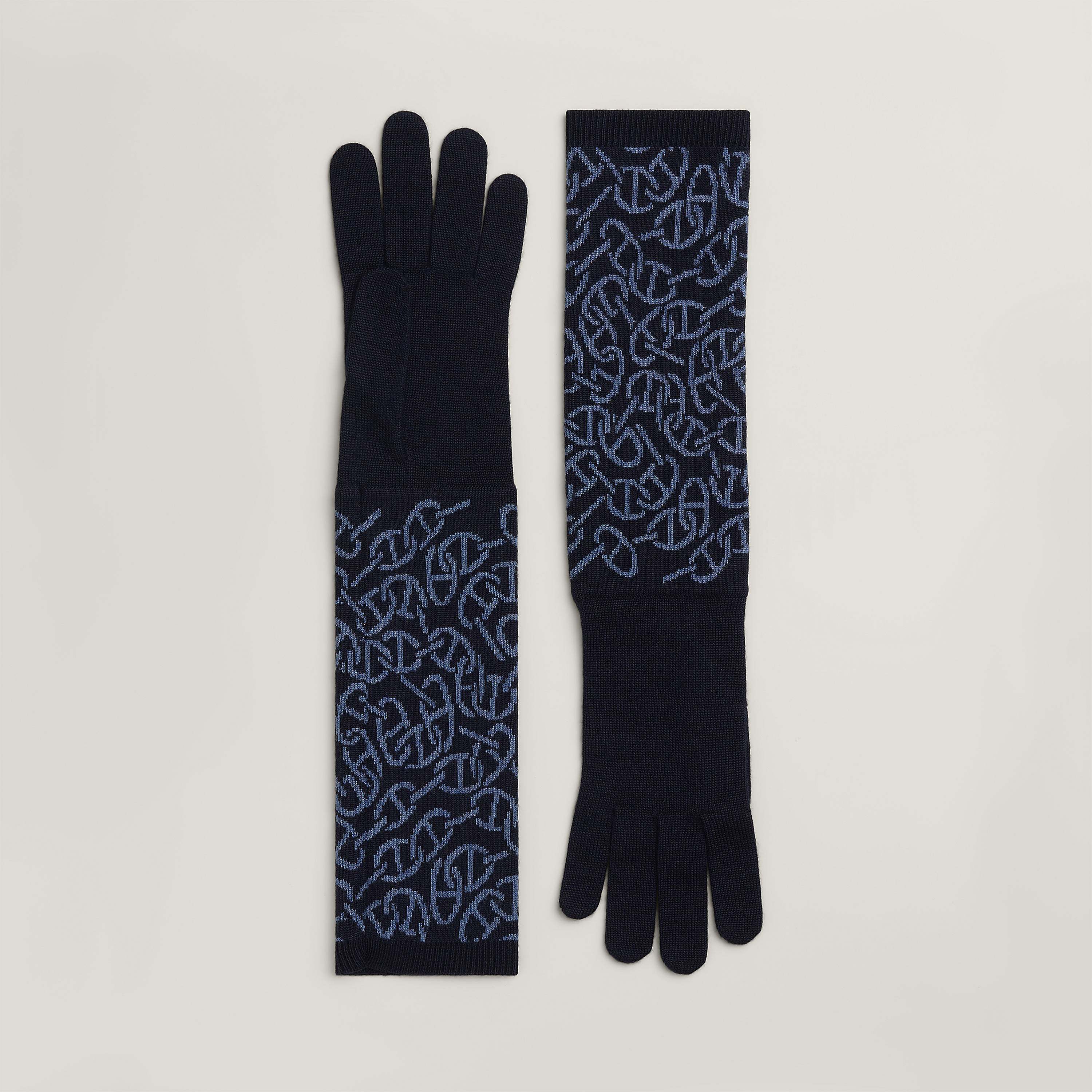 Julia Naoussa gloves