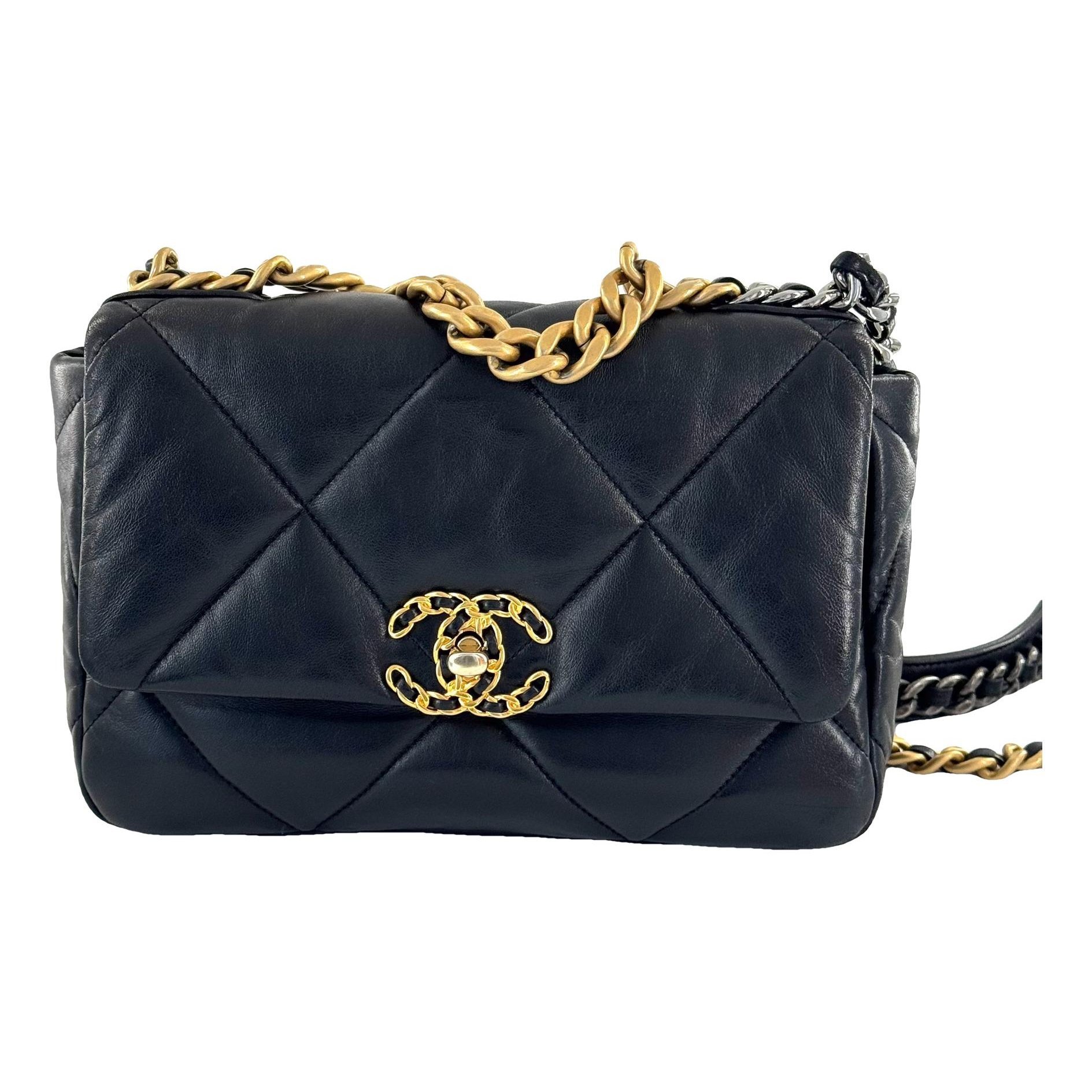 Chanel 19 leather handbag