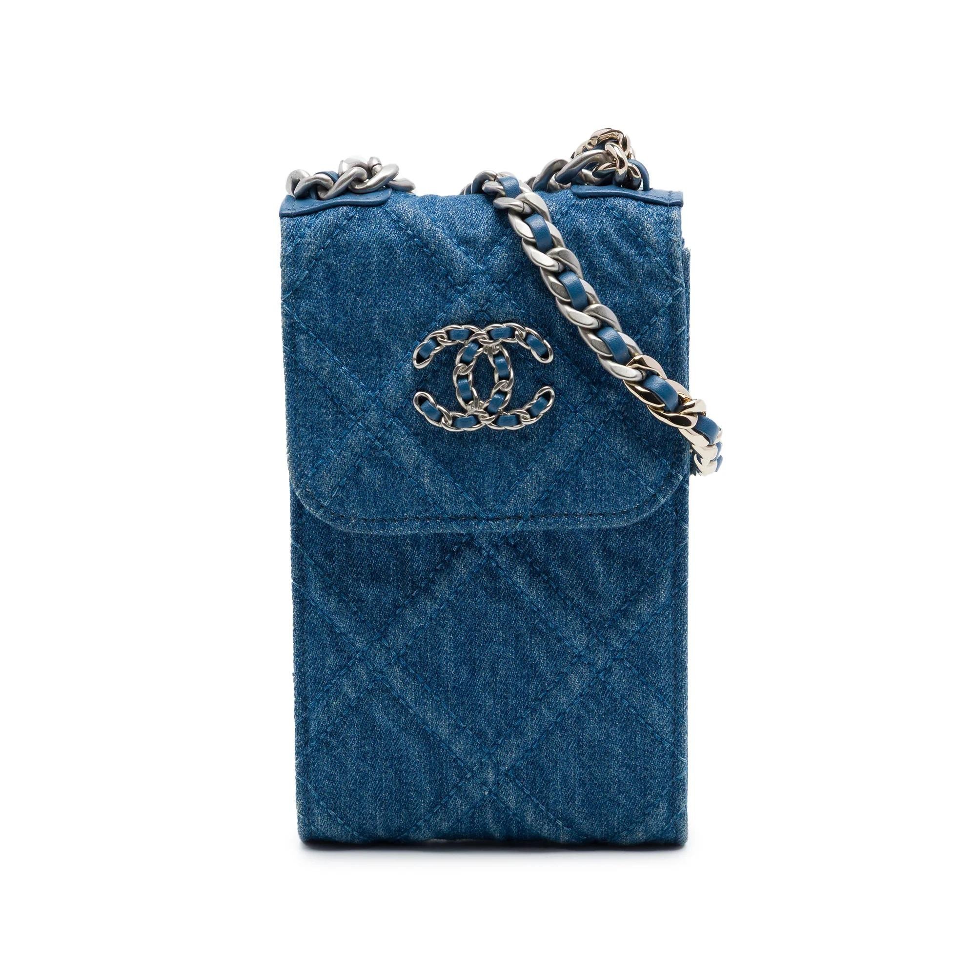 Chanel 19 handbag