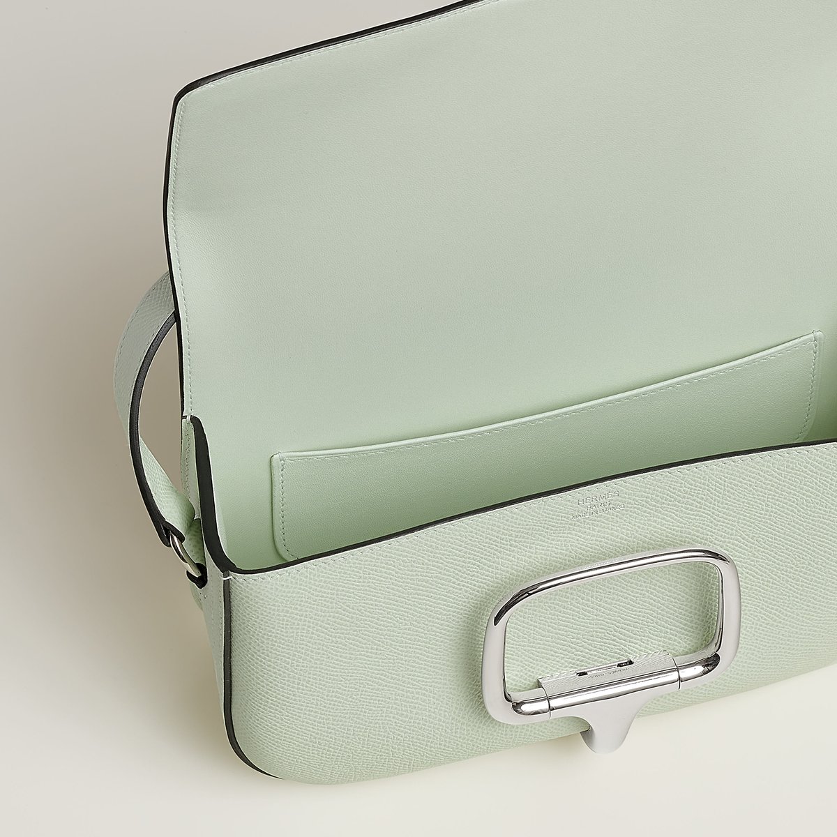 베르 피즈 Hermès Della Cavalleria Elan 백