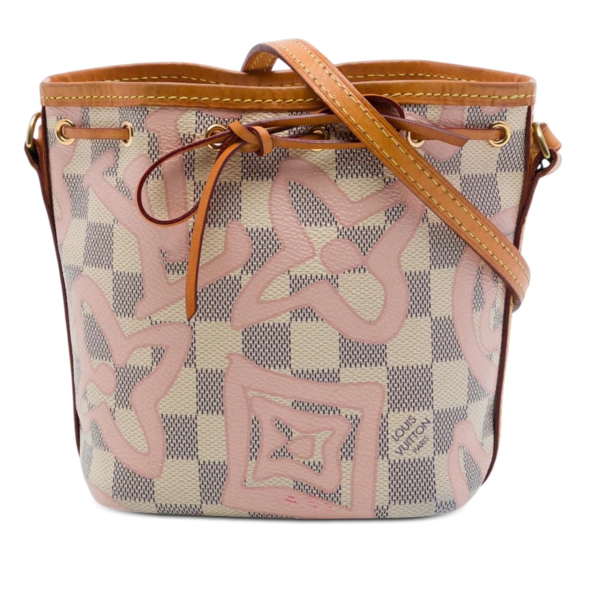 Nano Noé leather handbag