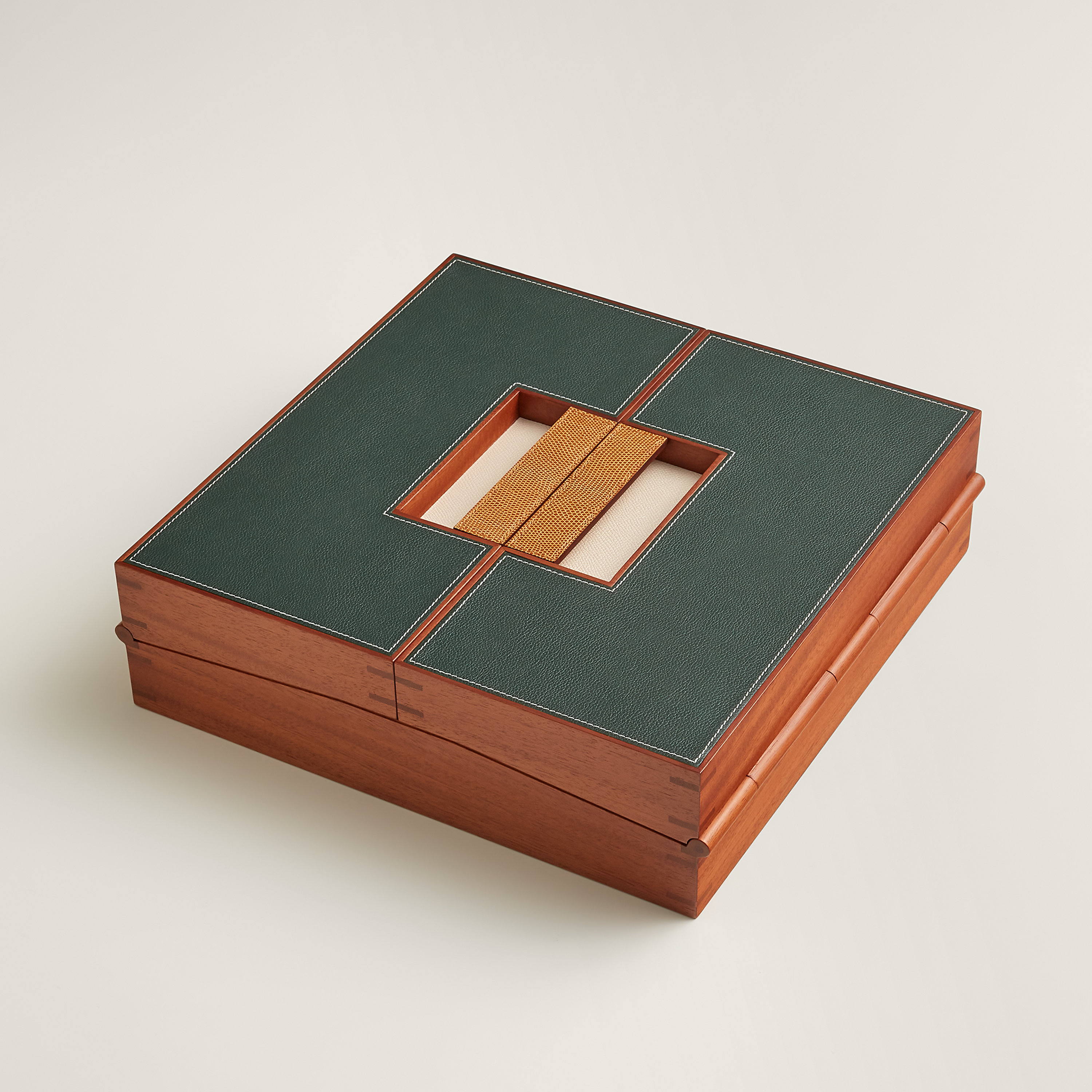 Macao mahjong game