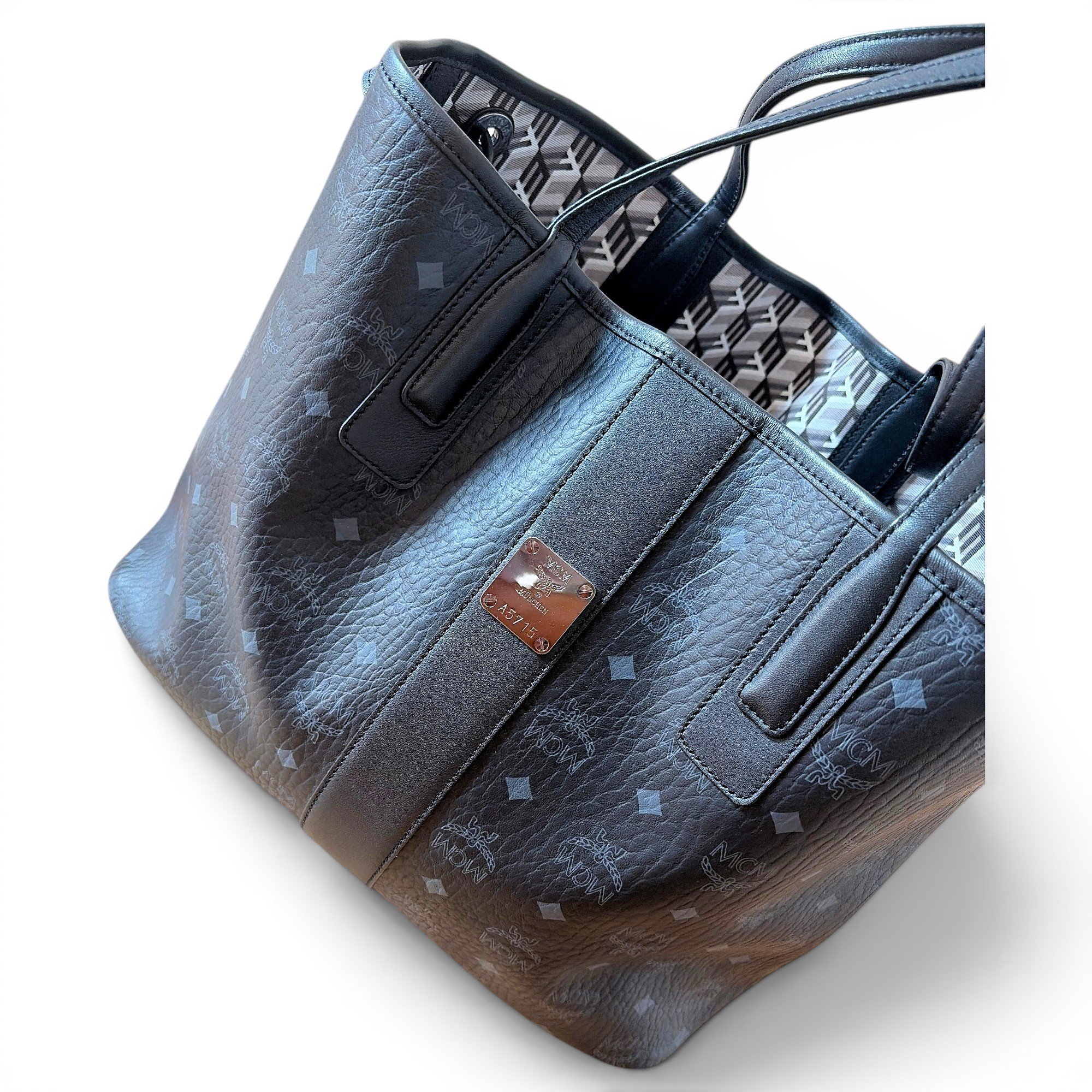 Anya leather tote