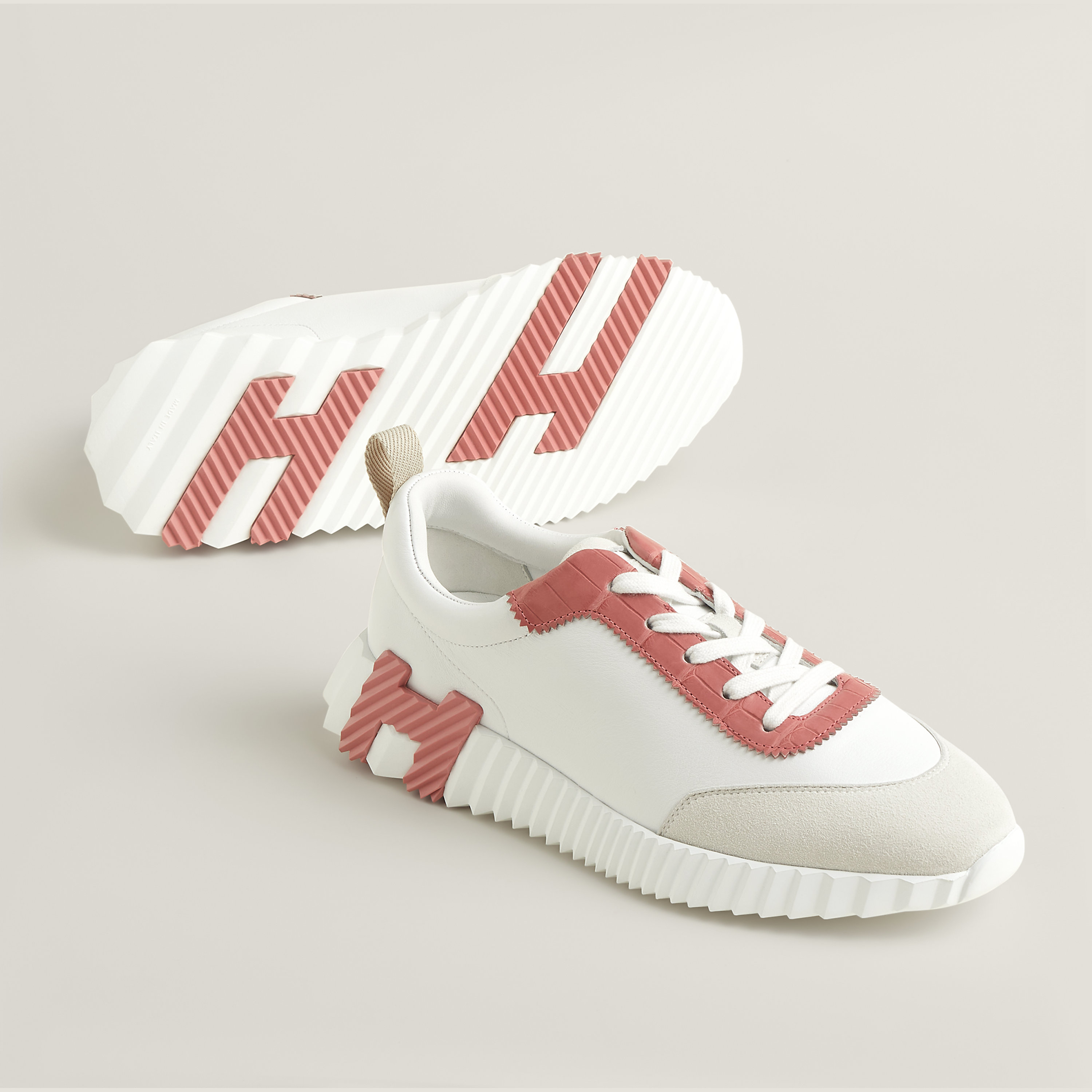 Bouncing sneaker