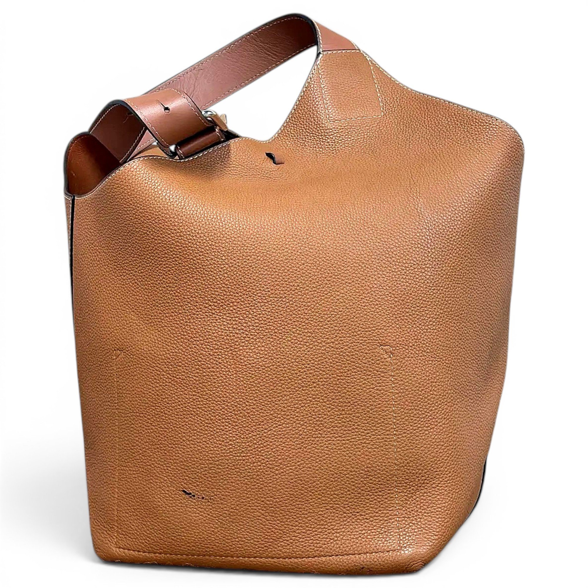 Balloon leather handbag