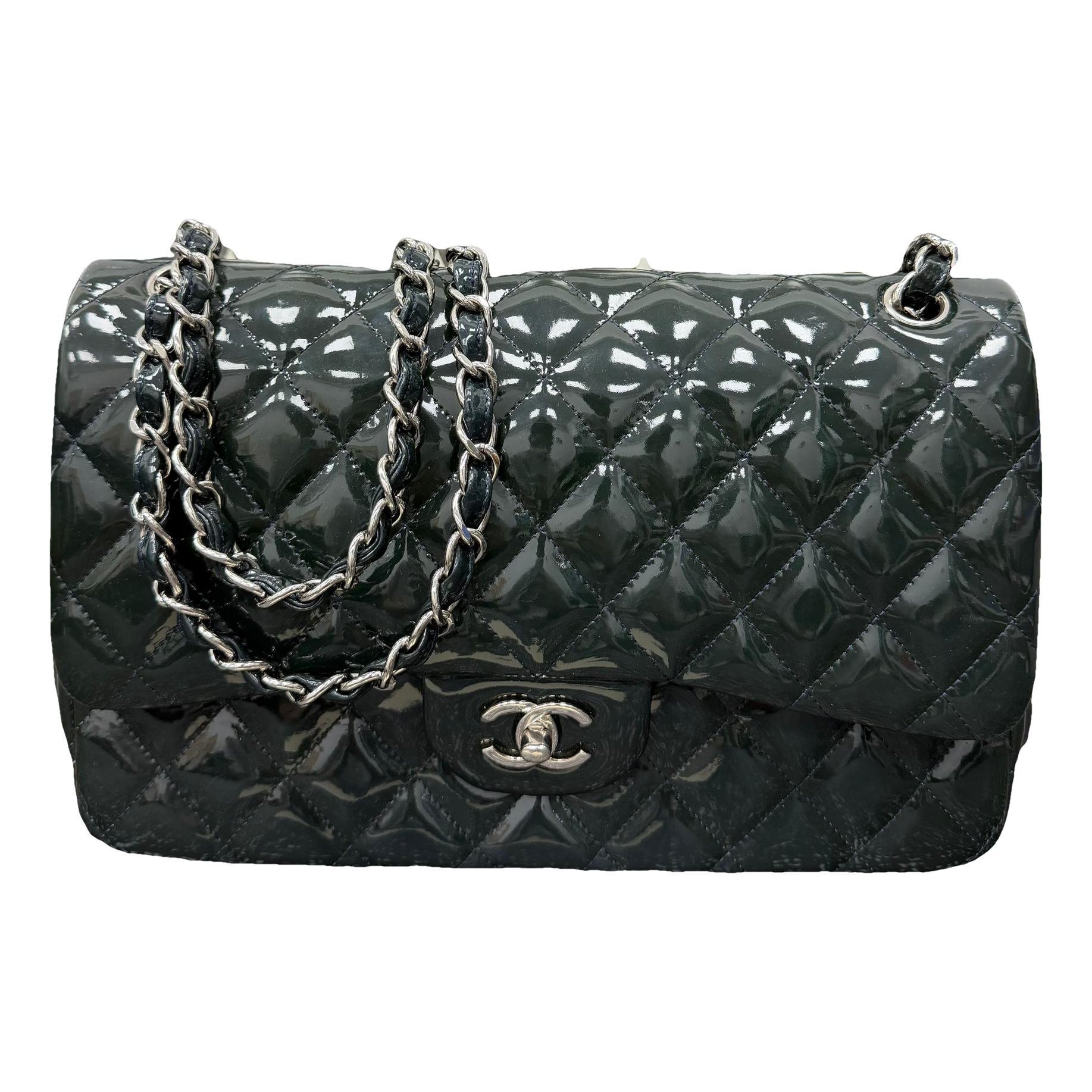 Timeless/Classique patent leather handbag