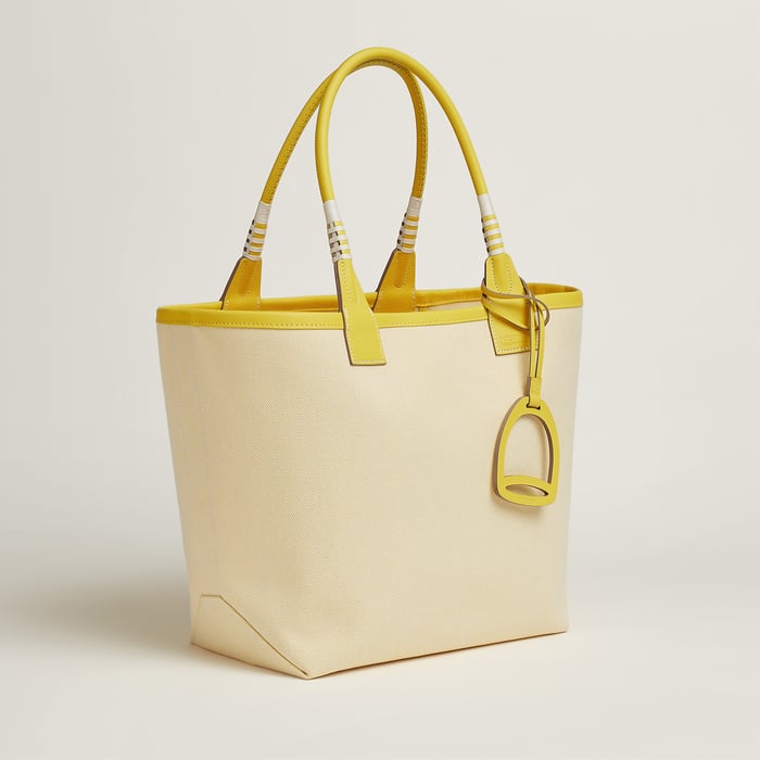Steeple 28 Bag