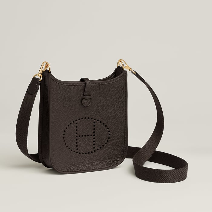Evelyne 16 Amazone 백