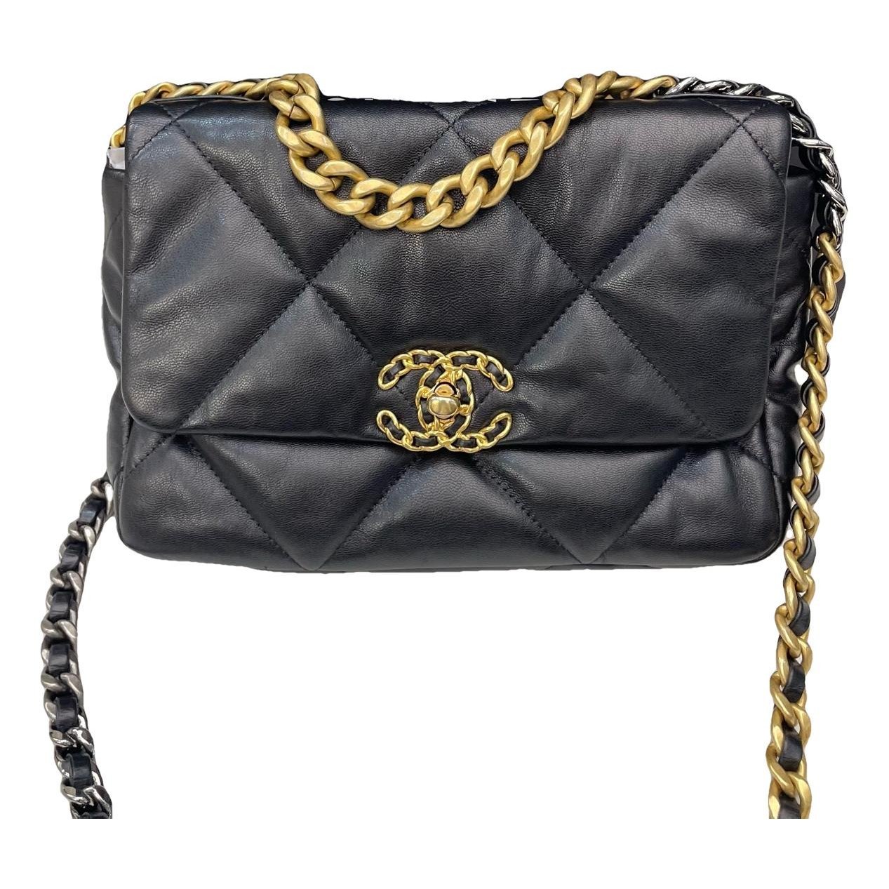 Chanel 19 leather crossbody bag