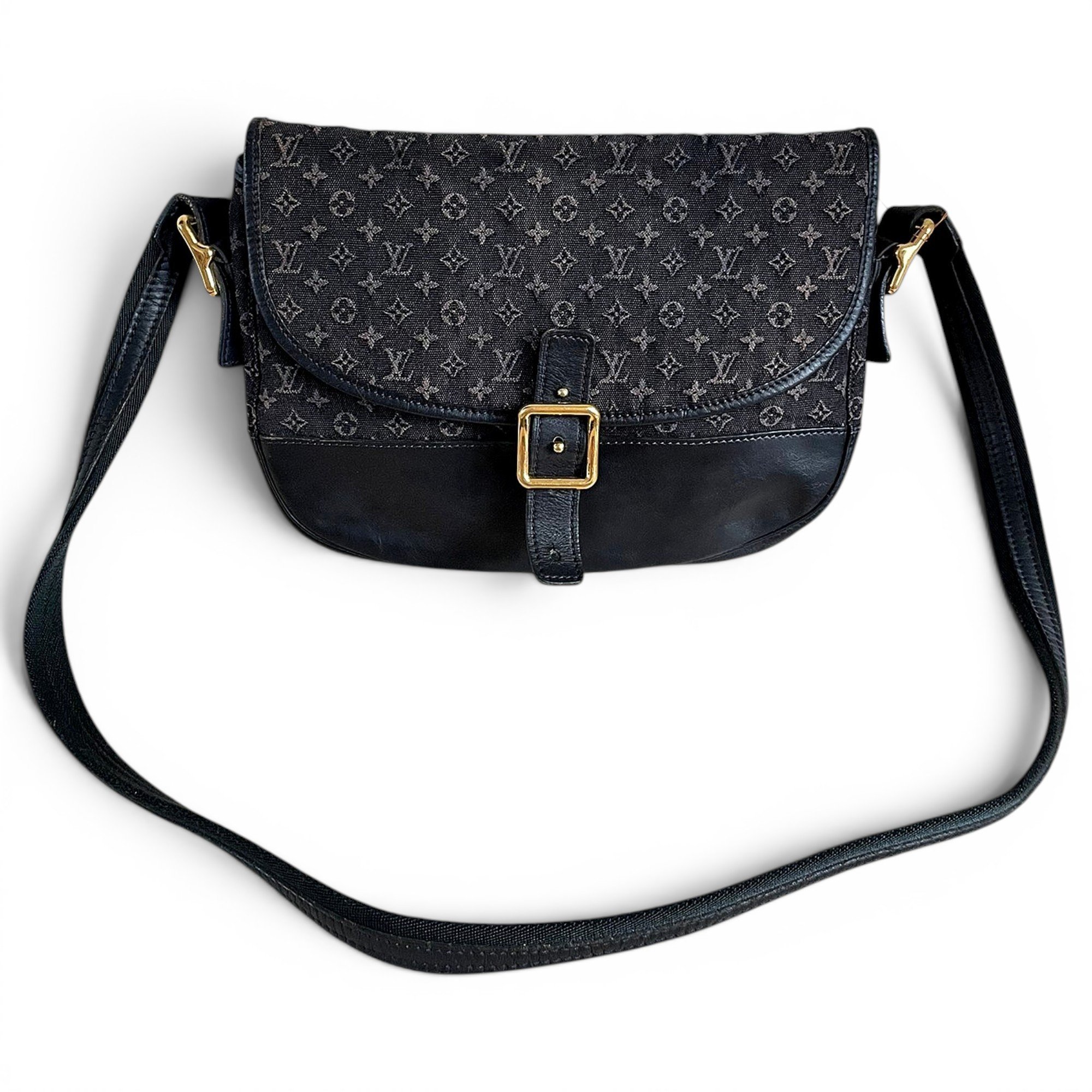 Louis Vuitton Saumur crossbody bag