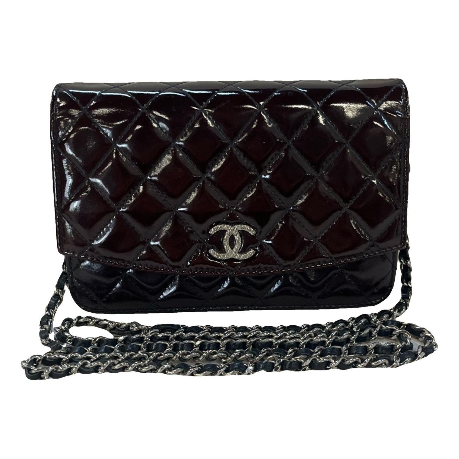 Wallet On Chain Timeless/Classique patent leather crossbody bag