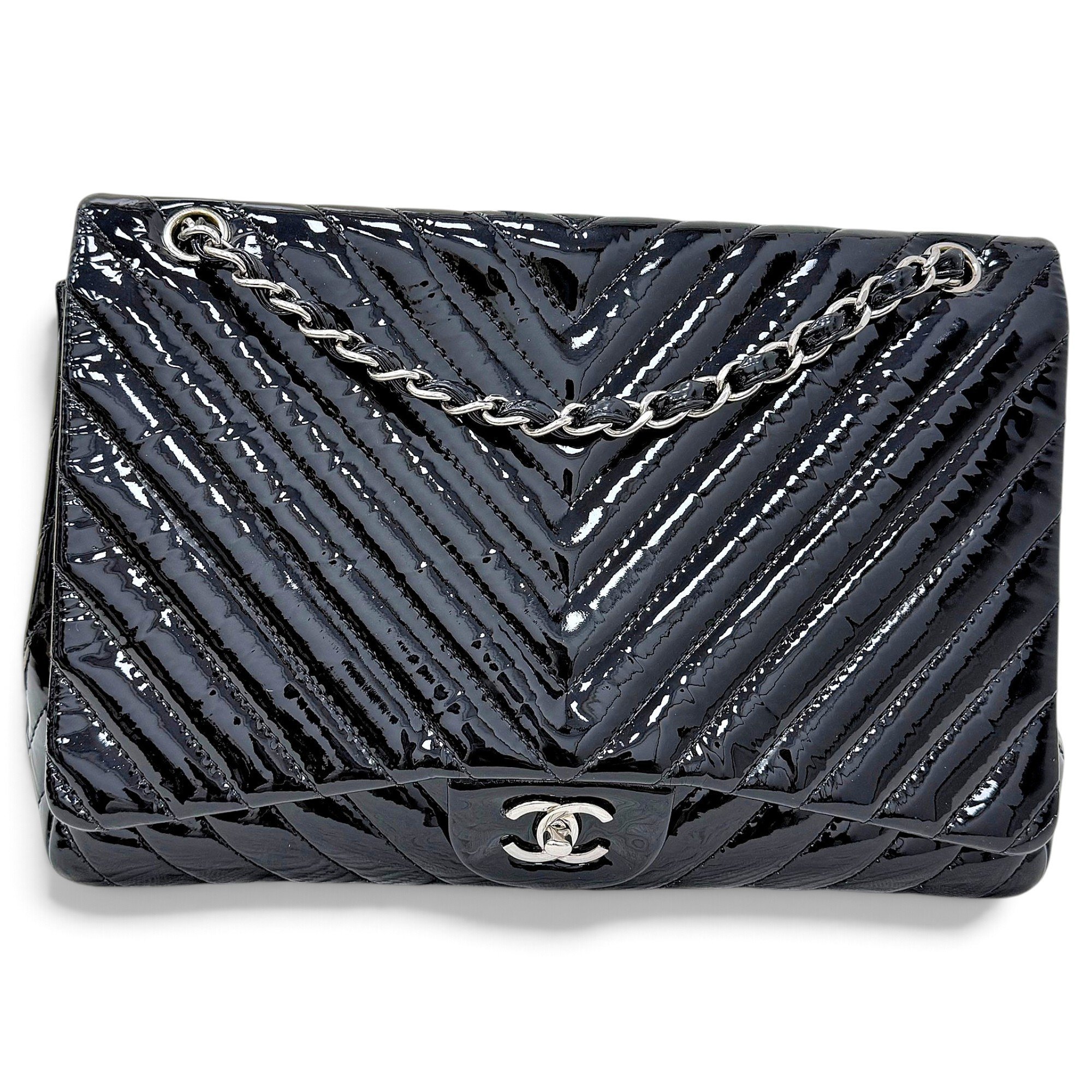 Timeless/Classique patent leather handbag