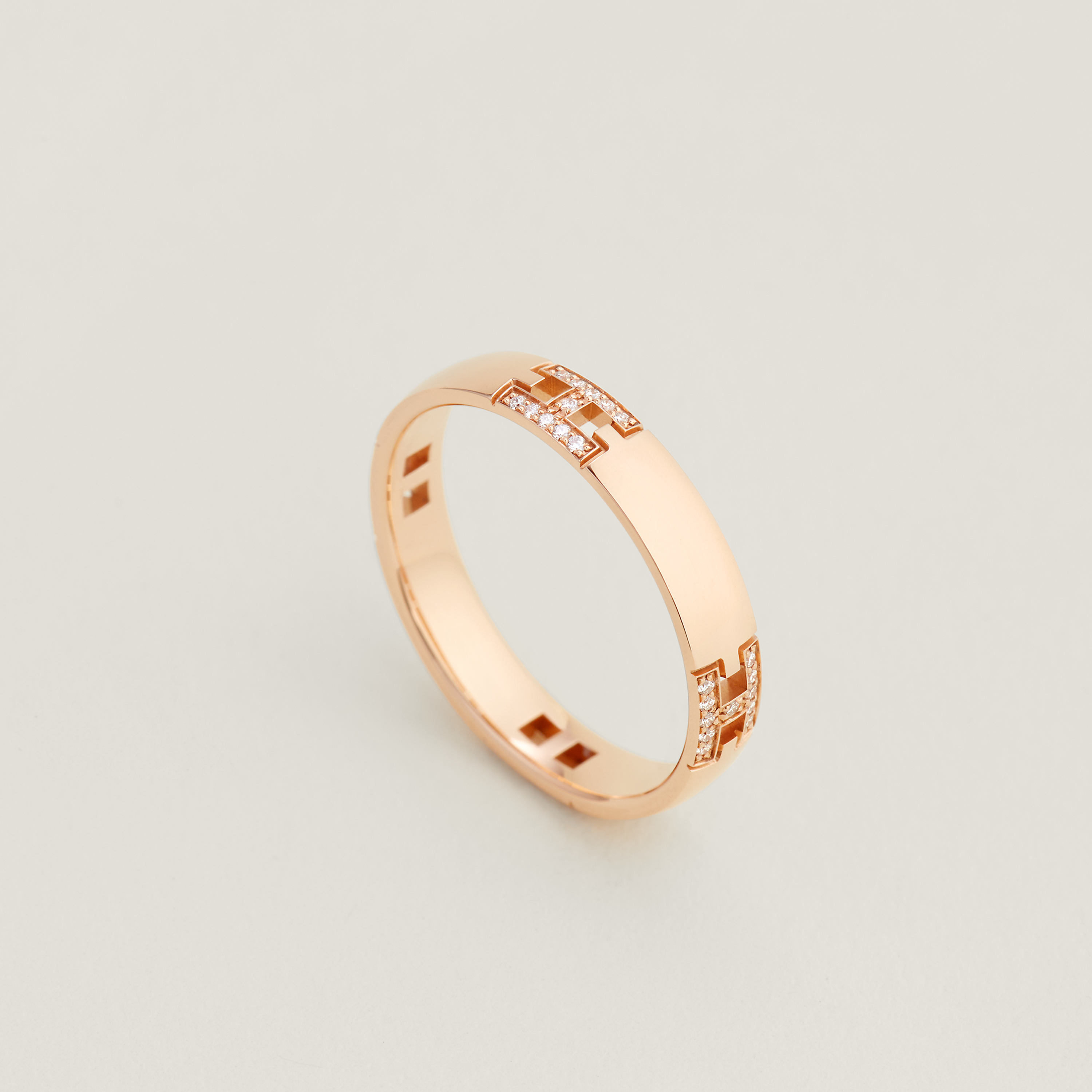 Ever Herakles wedding band