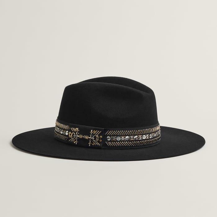Noir Barbara Harnais Hat
