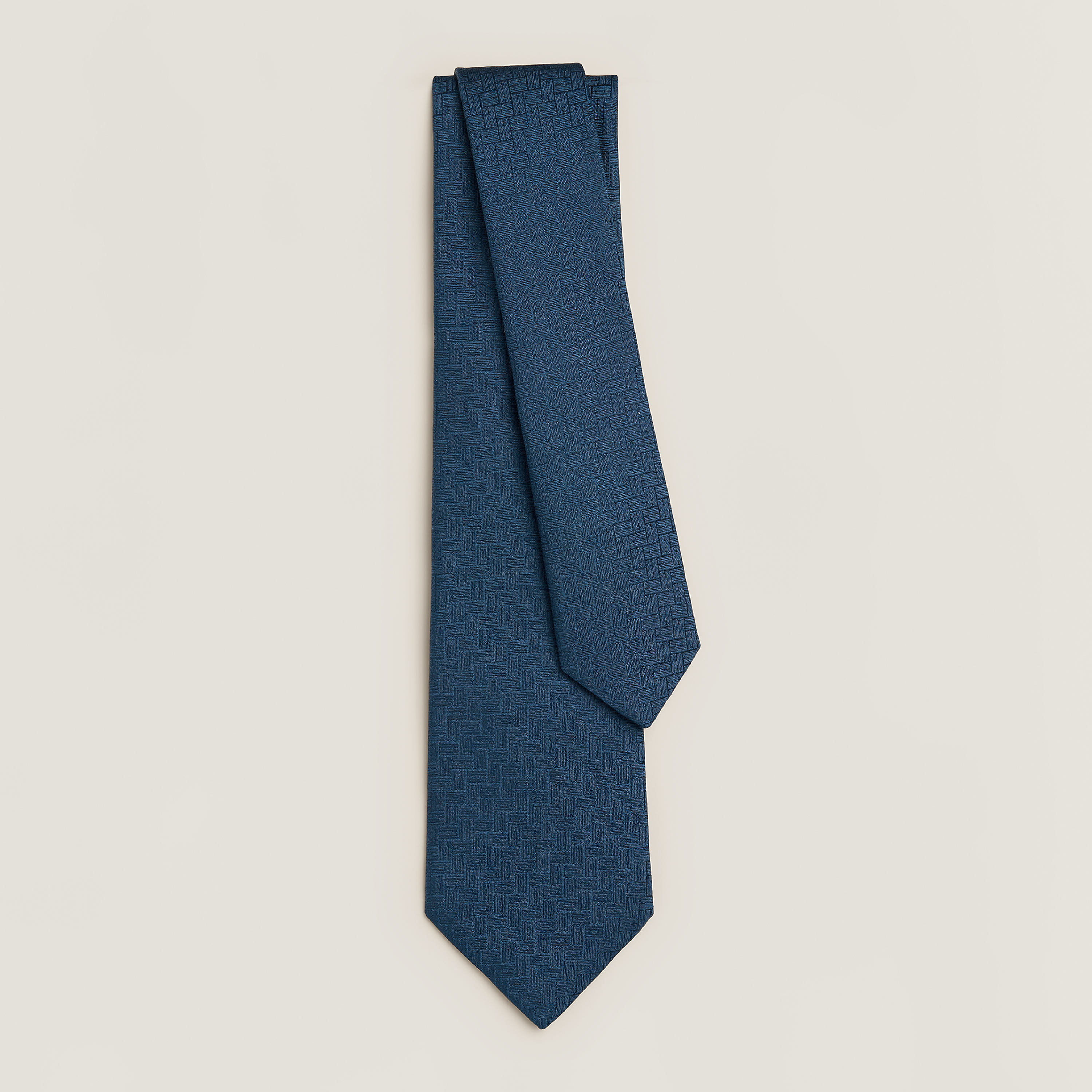 Faconnee H 24 tie