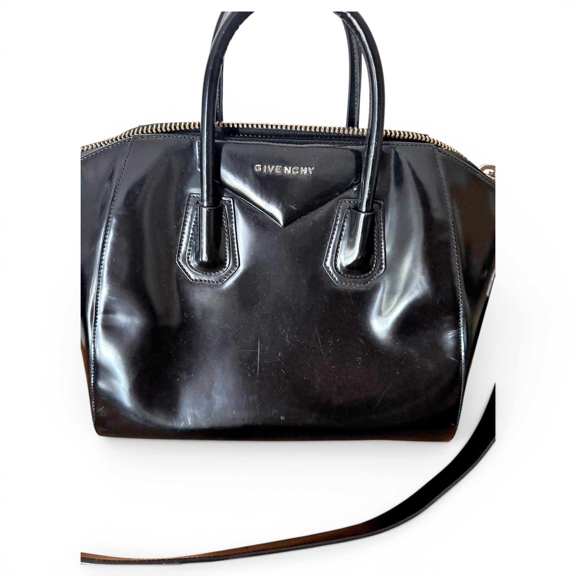 Antigona leather handbag