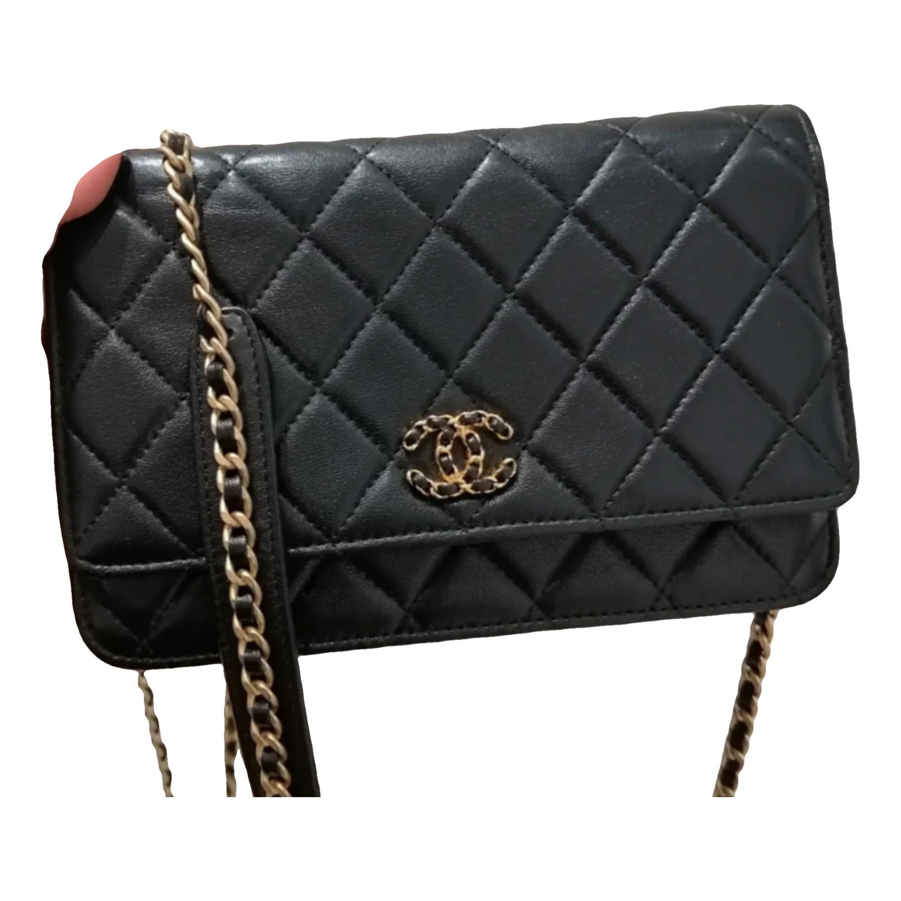 Wallet On Chain Chanel 19 leather handbag