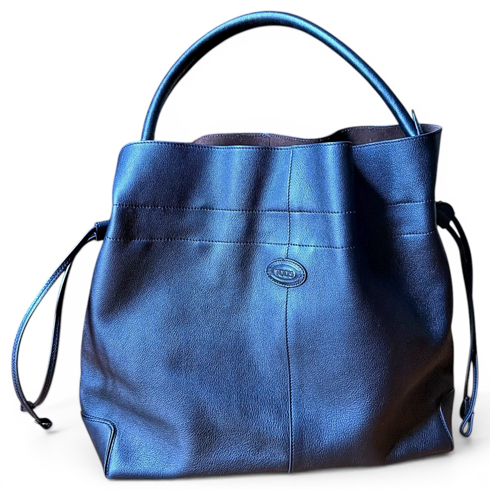 Leather travel bag
