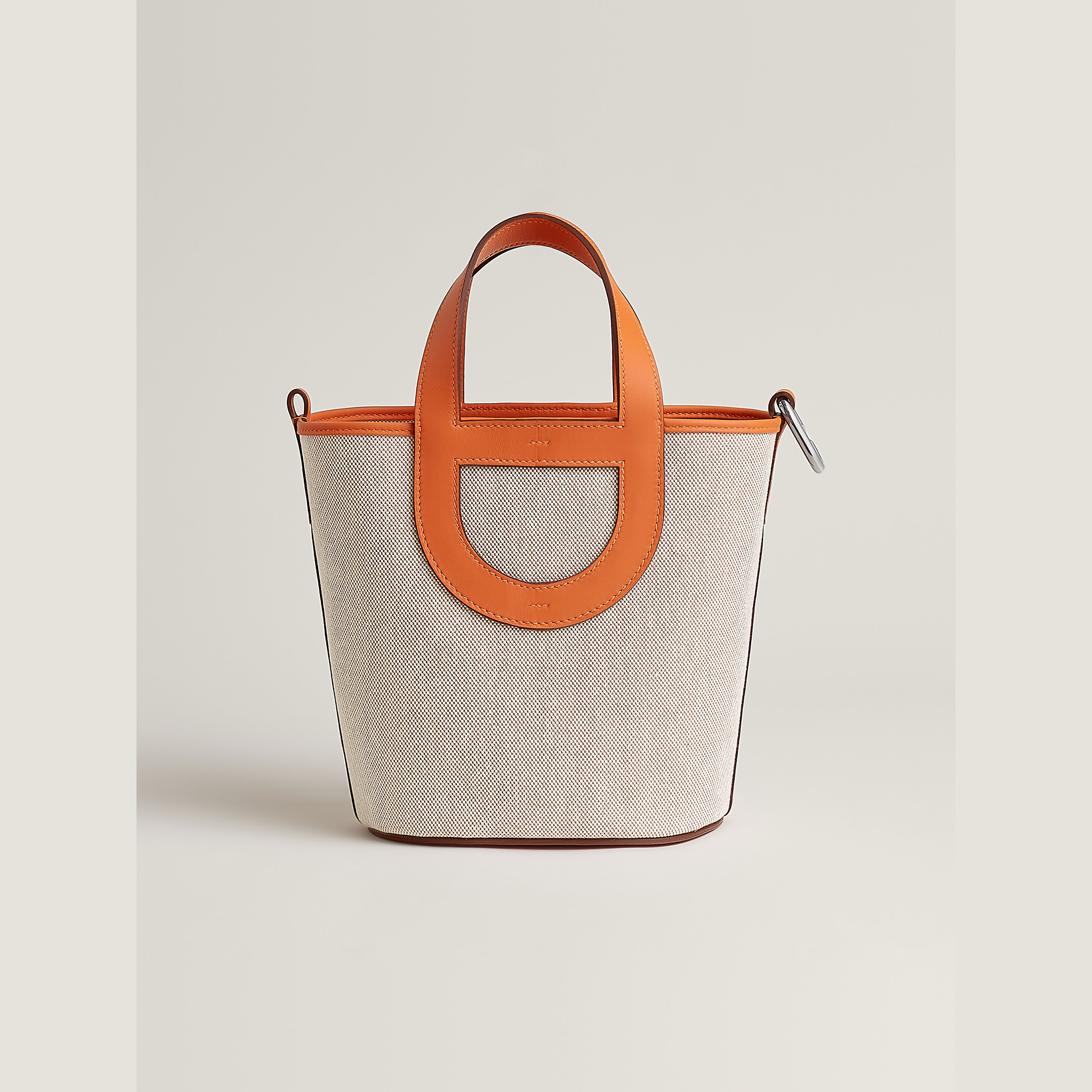 Hermès In-the-Loop 18 bag