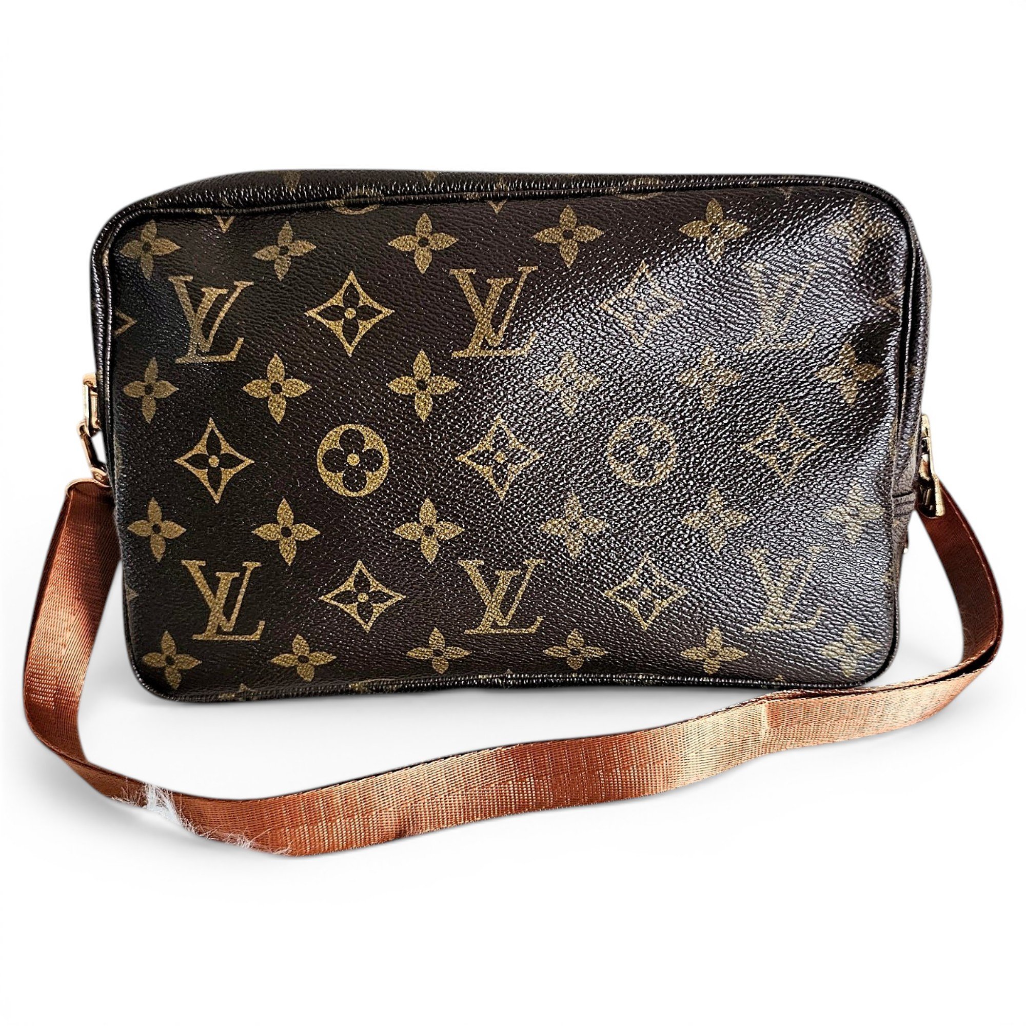 Louis Vuitton Leather crossbody bag