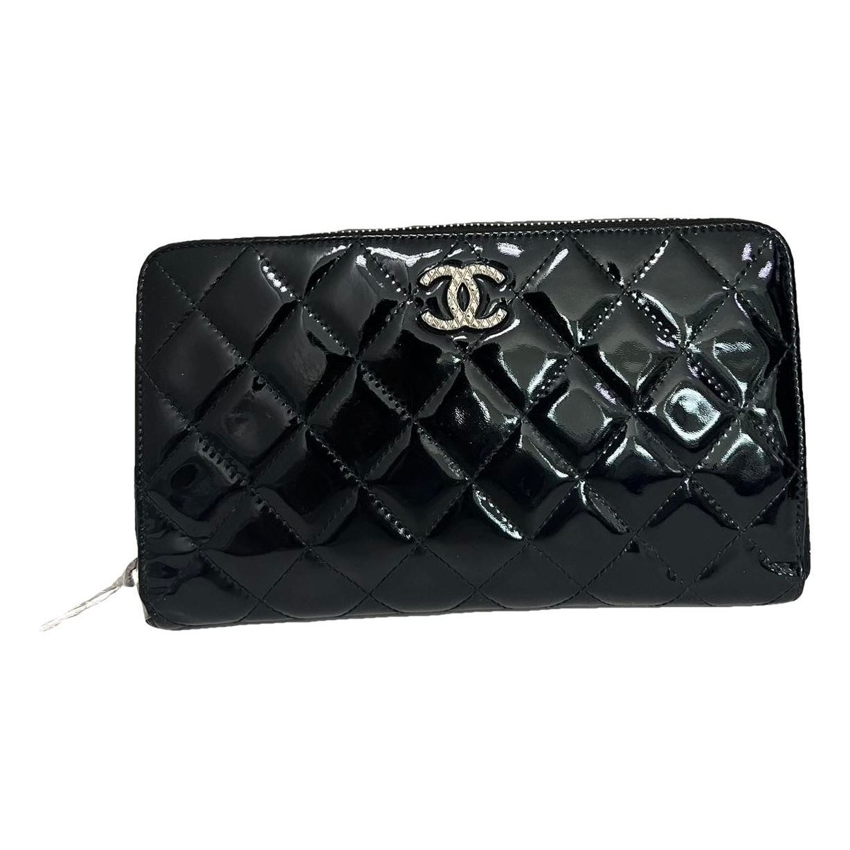 Patent leather clutch bag