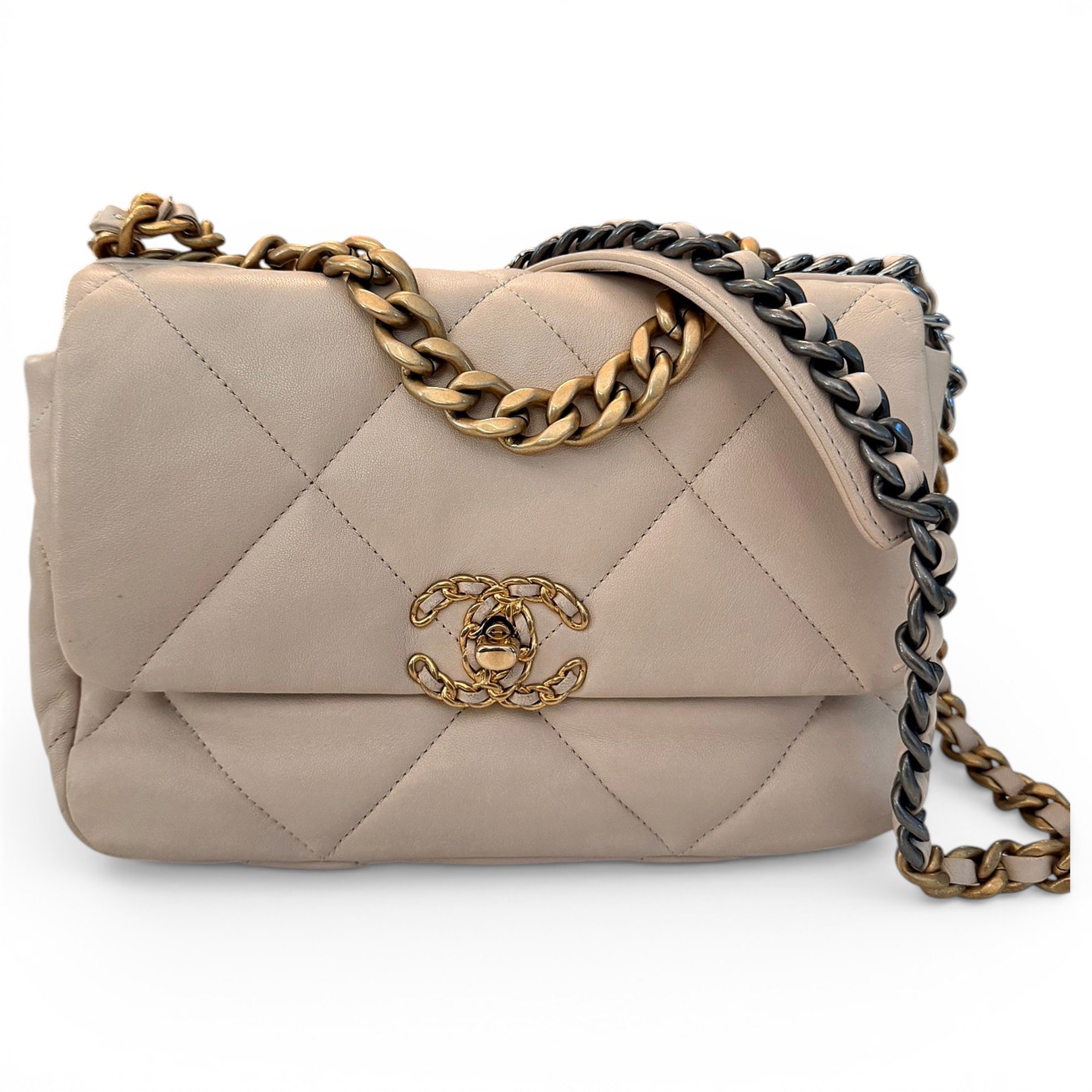 Chanel 19 leather handbag