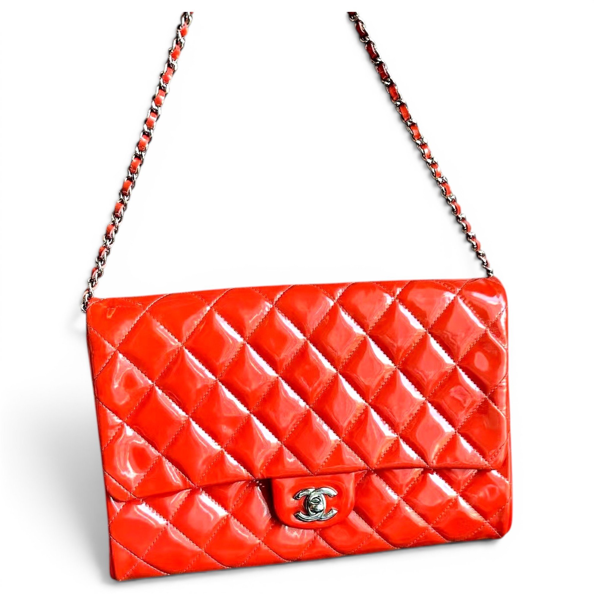 Chanel Timeless/Classique patent leather crossbody bag
