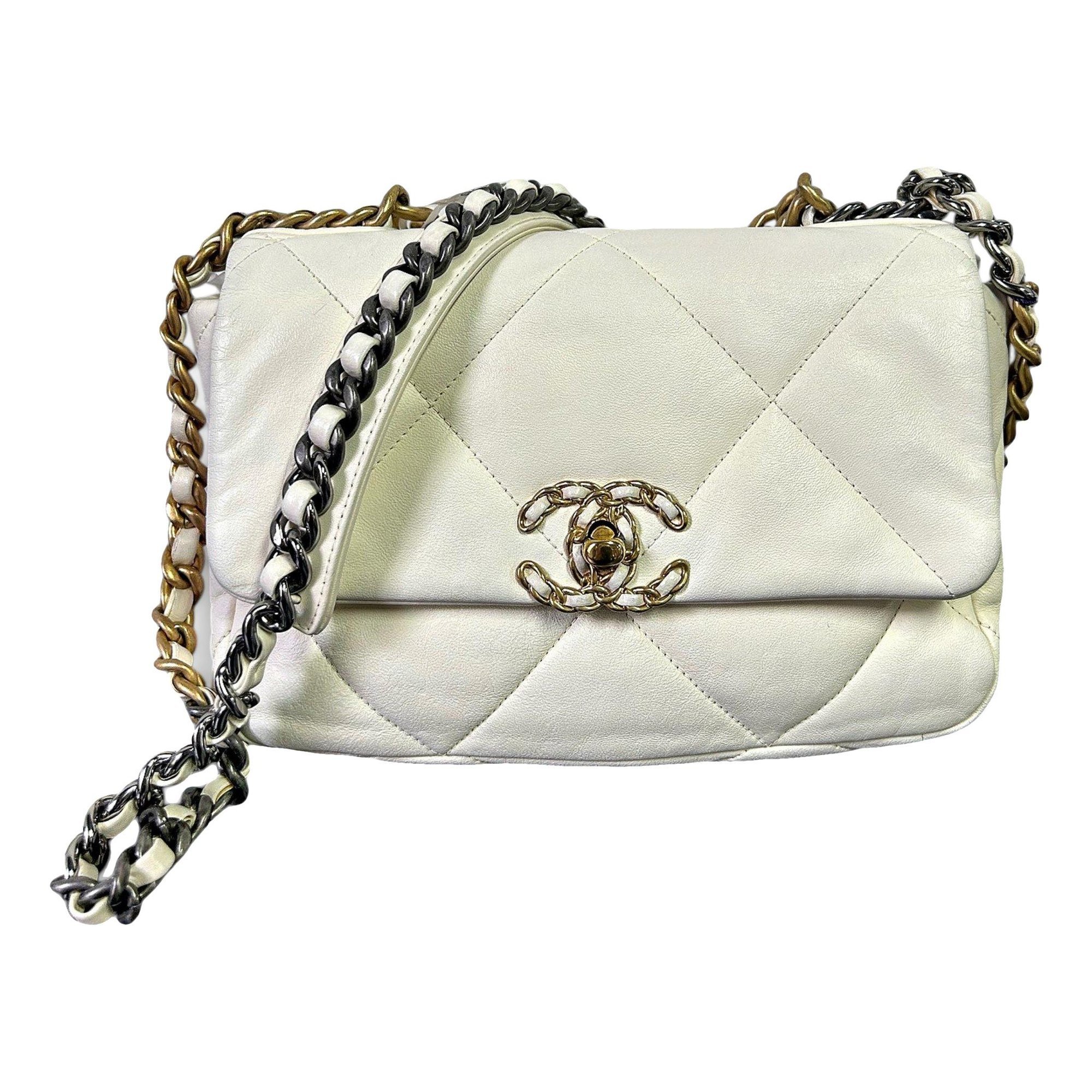 Chanel 19 leather handbag