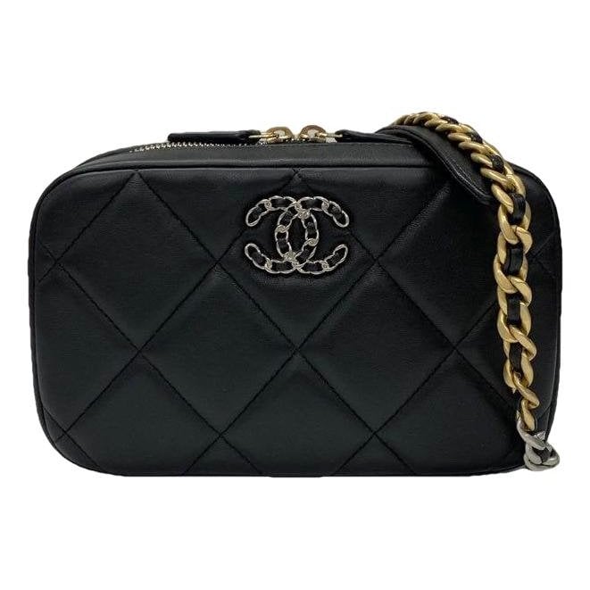 Chanel 19 leather handbag