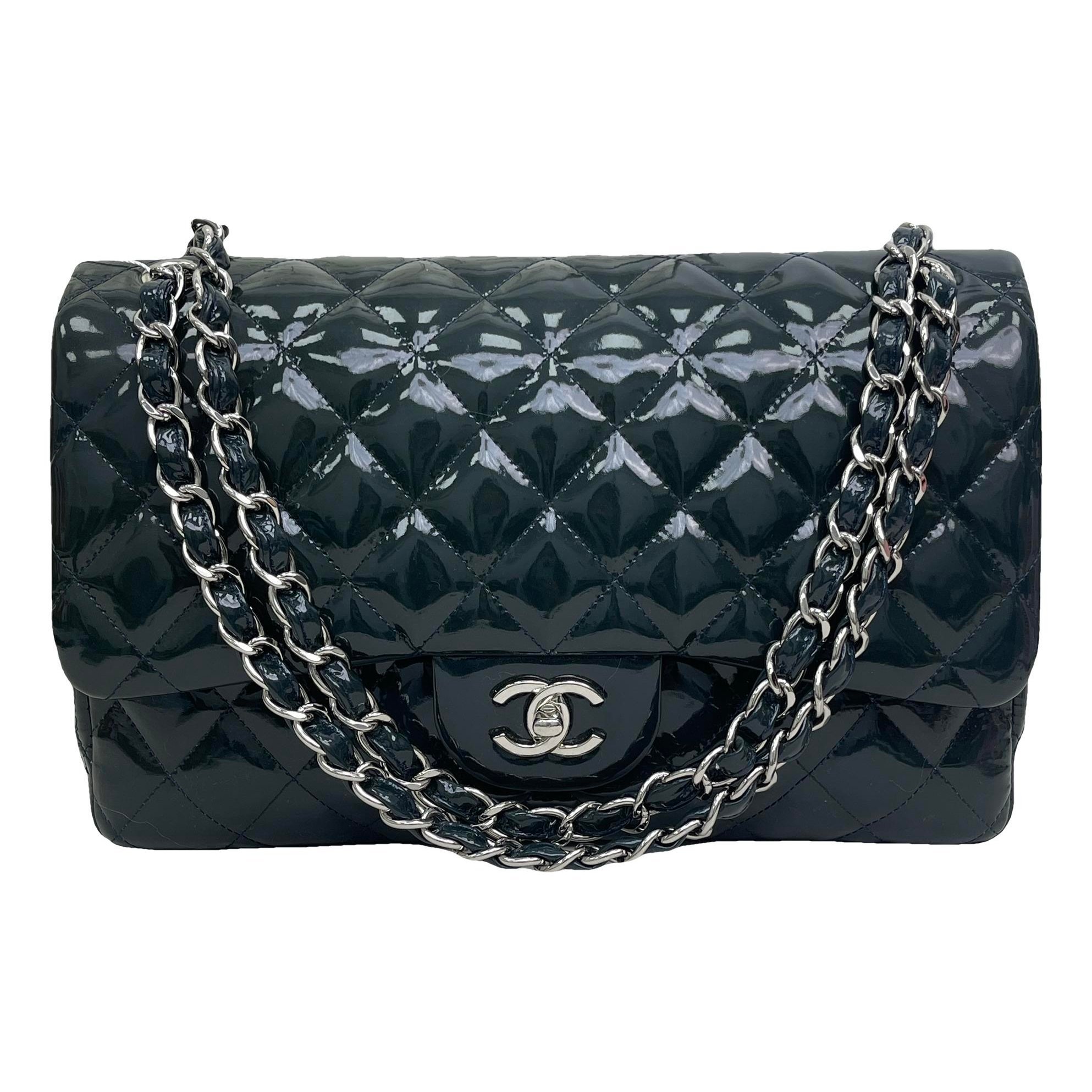 Timeless/Classique patent leather handbag