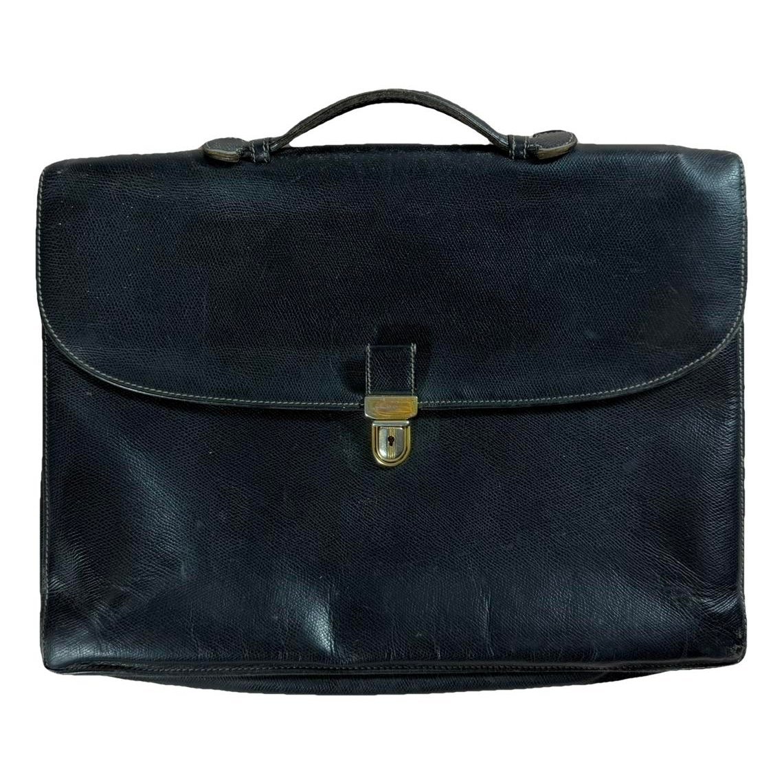Classic leather handbag