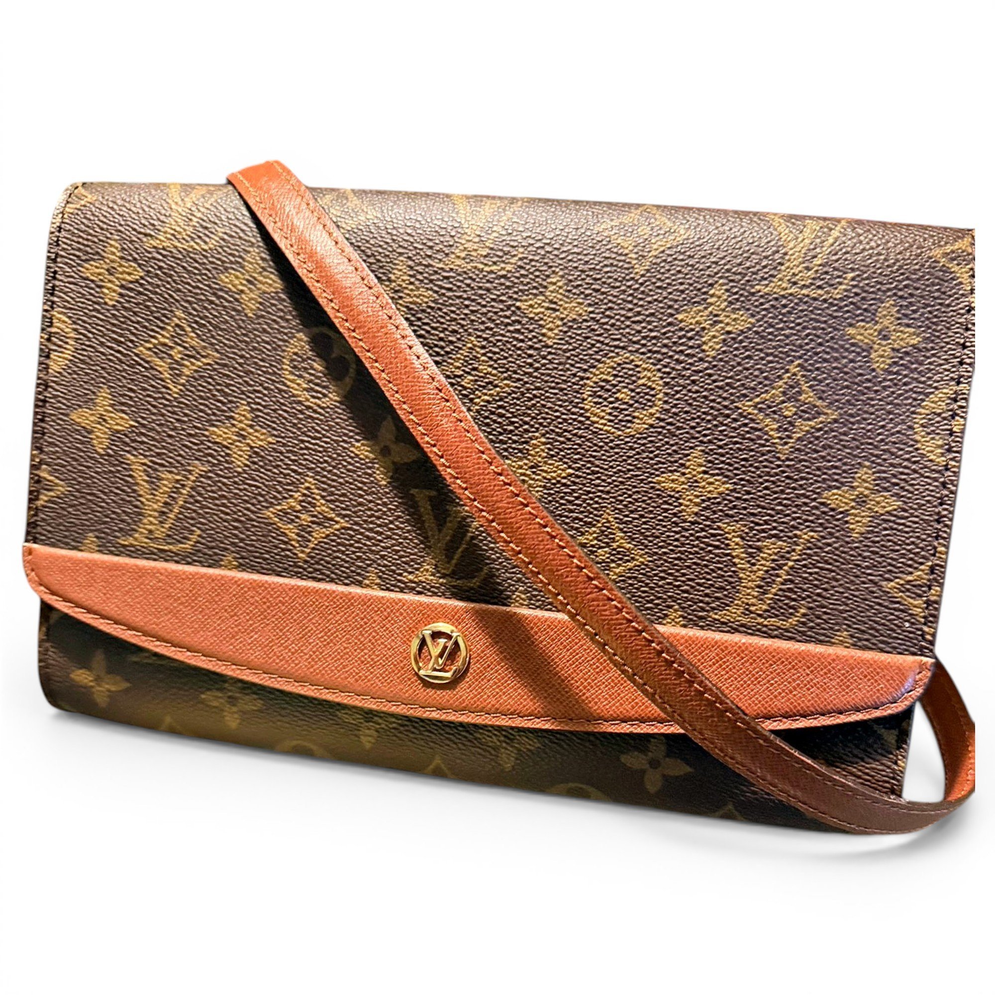 Bordeaux leather crossbody bag