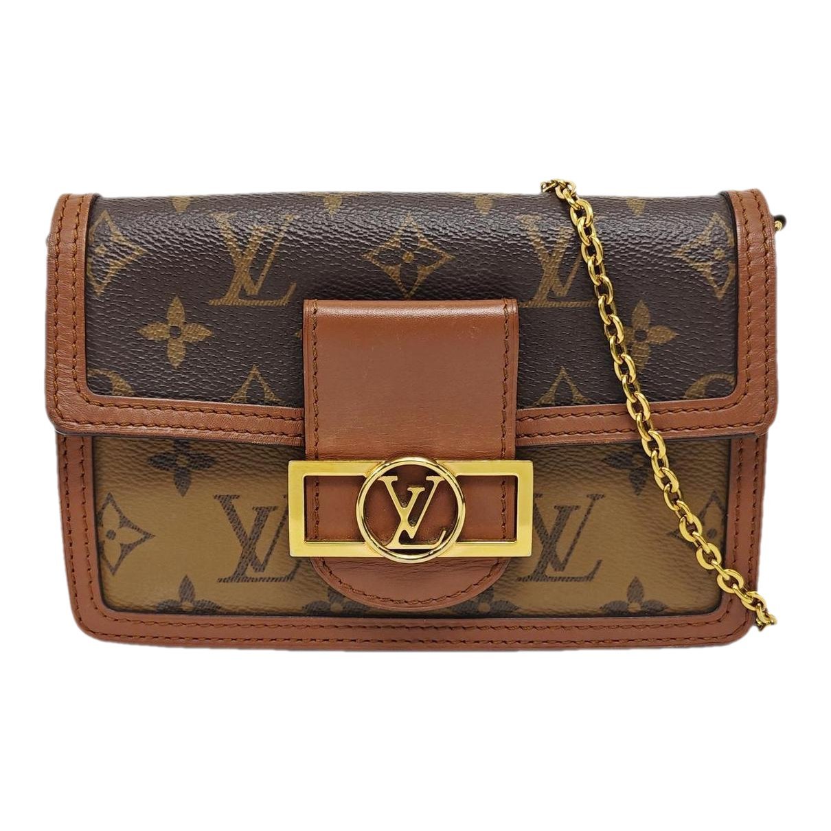 Dauphine leather crossbody bag