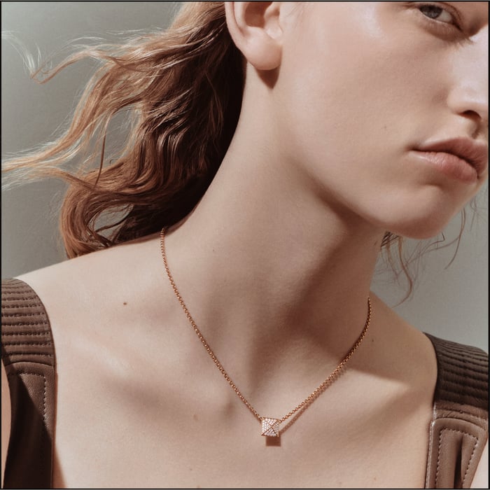 썽 꼴로리 Hermès Clou d'H 펜던트, 미디엄 모델