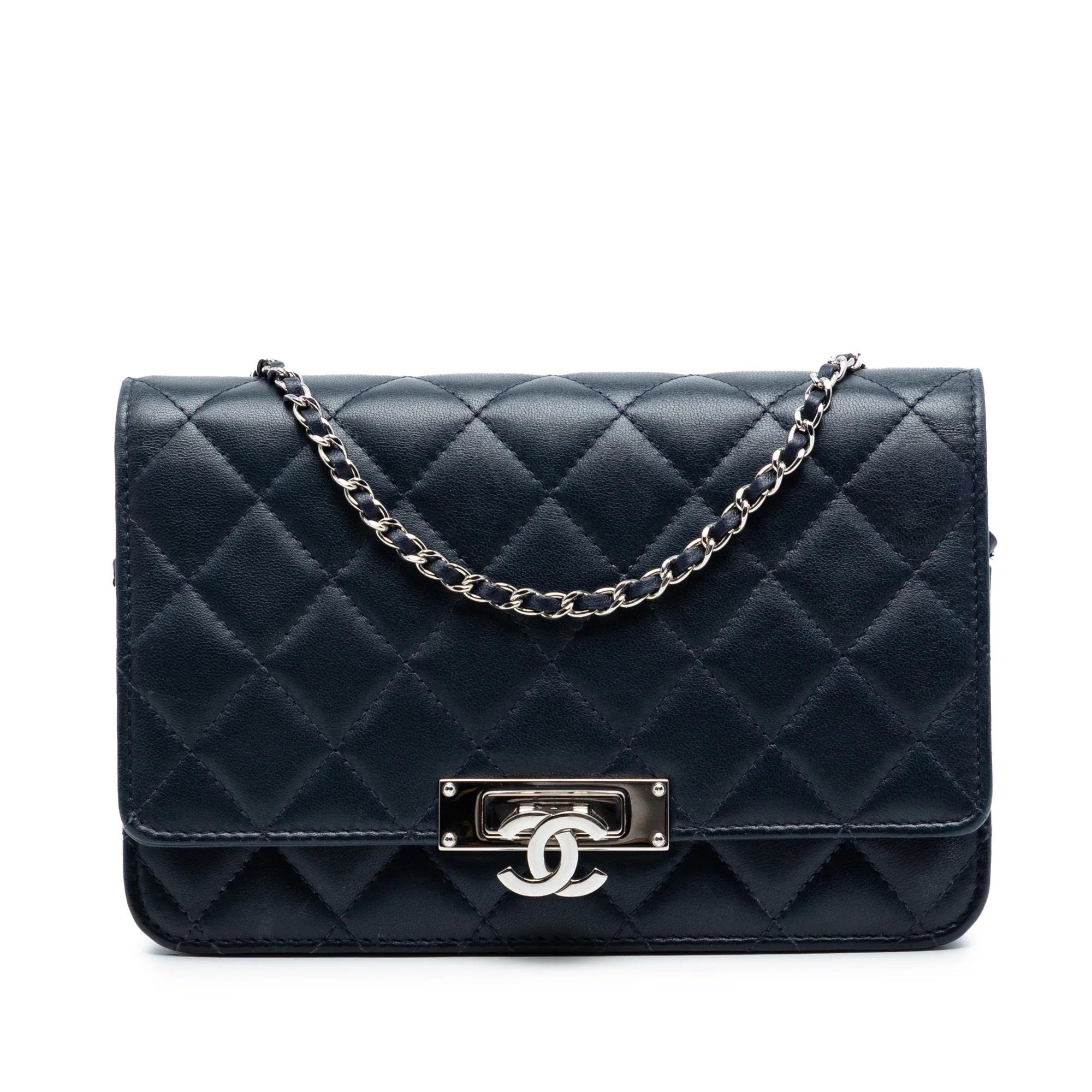 Wallet On Chain leather crossbody bag