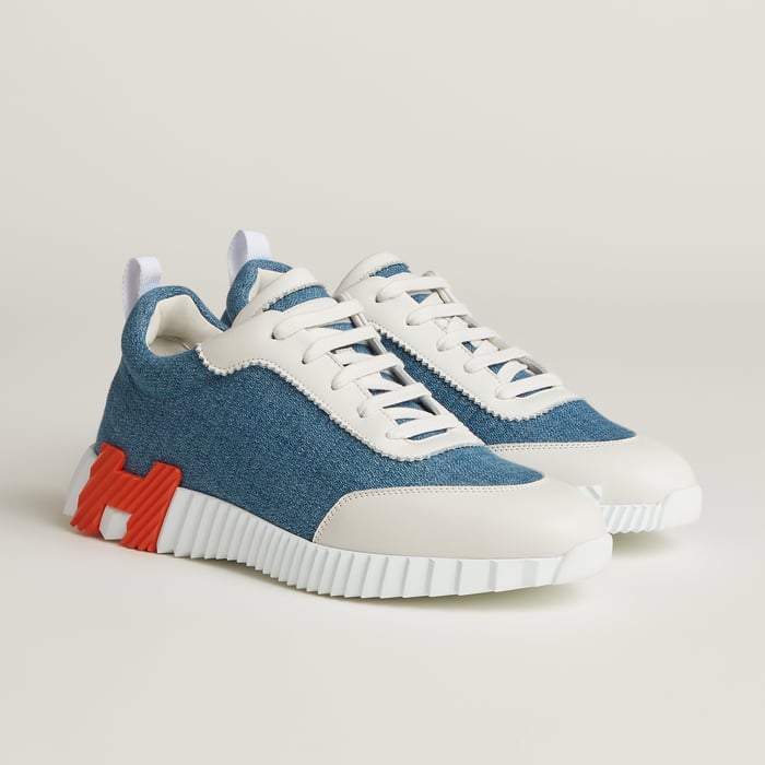 Bouncing Sneaker