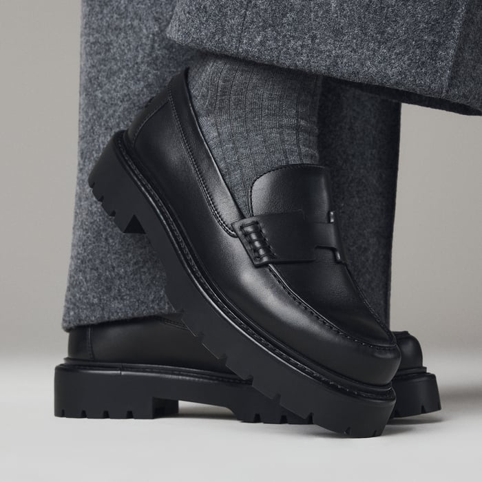 Noir Klement Loafer