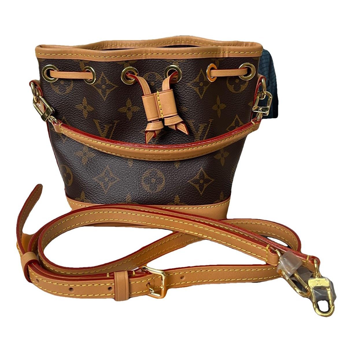 Nano Noé leather handbag