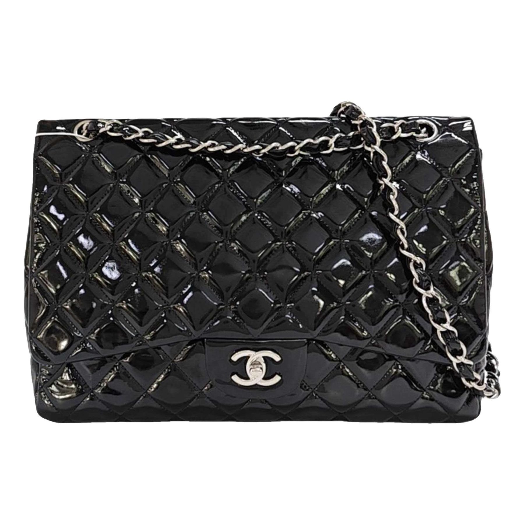 Timeless/Classique patent leather crossbody bag