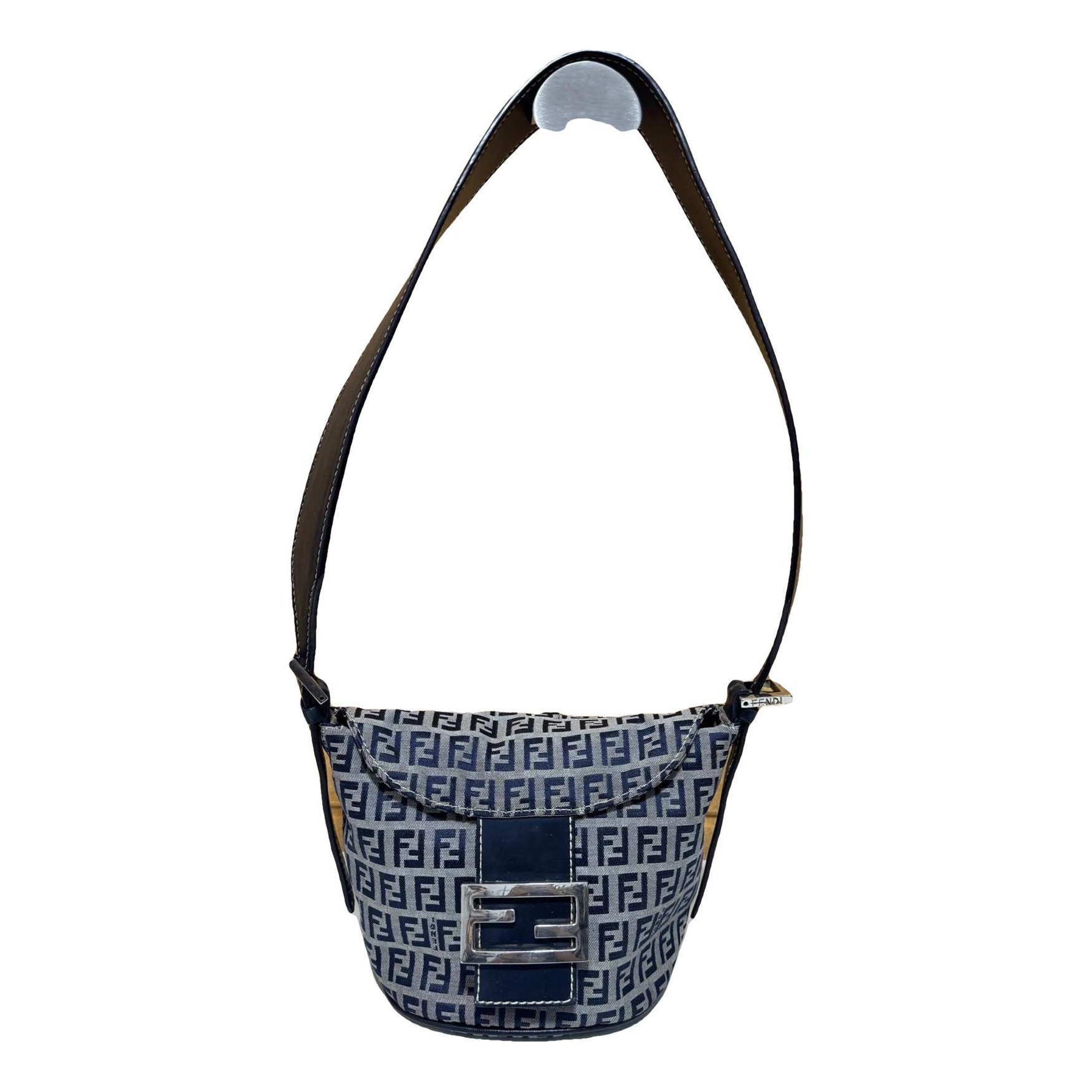 Croissant cloth crossbody bag