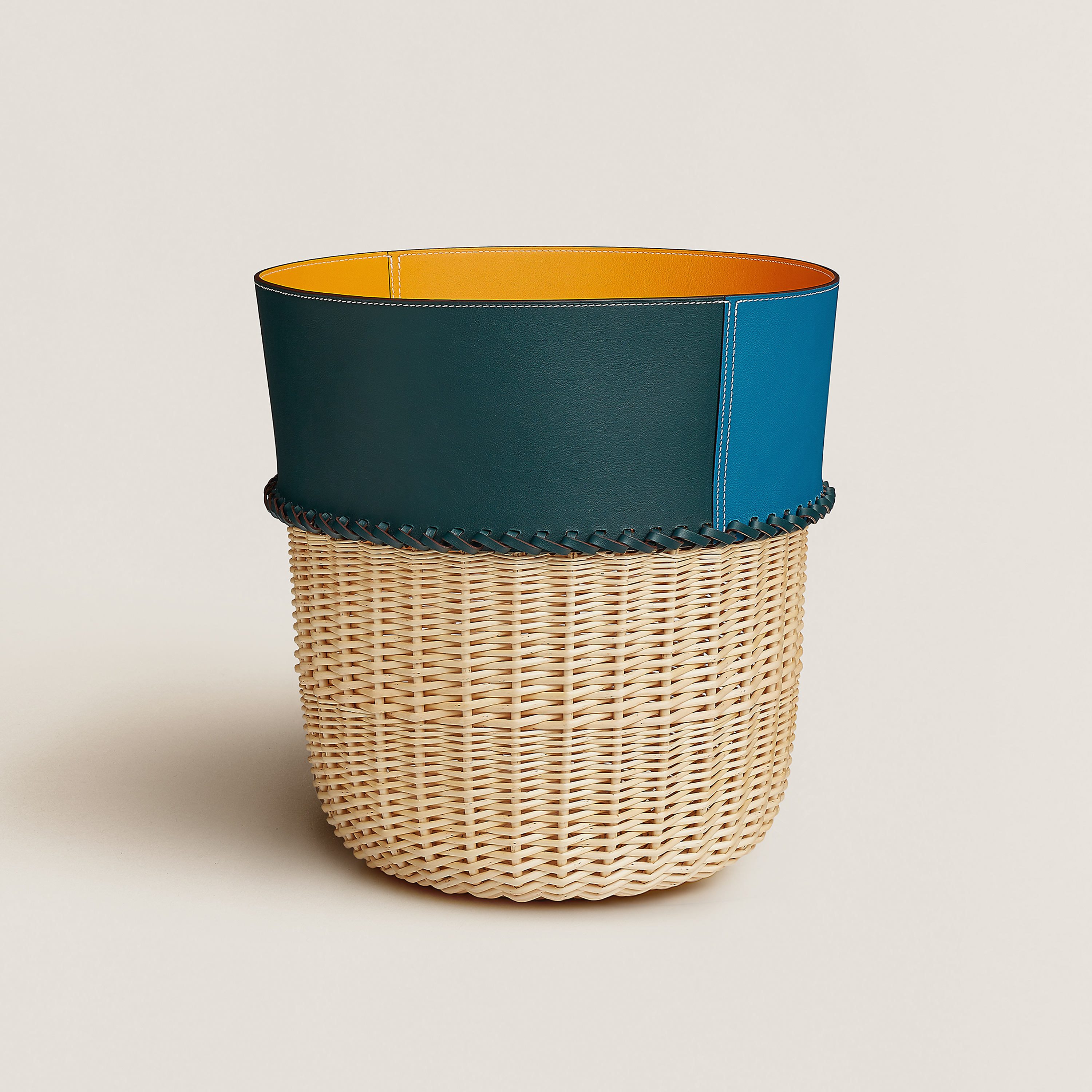 Chromatic storage basket