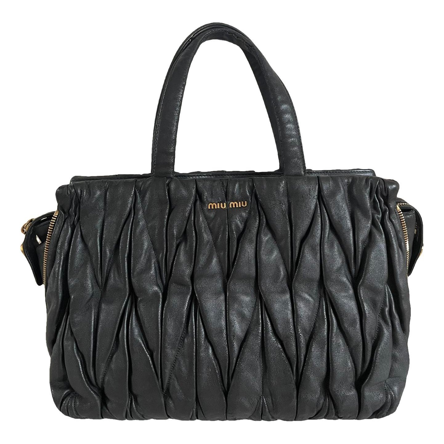 Matelassé leather handbag