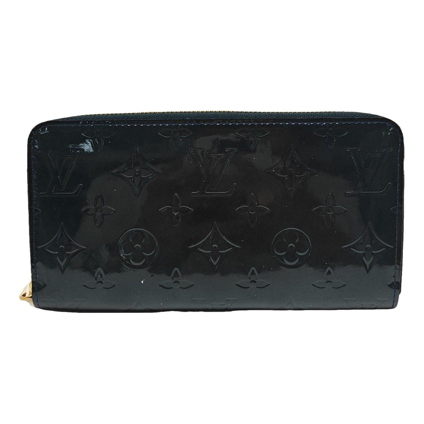 Patent leather handbag
